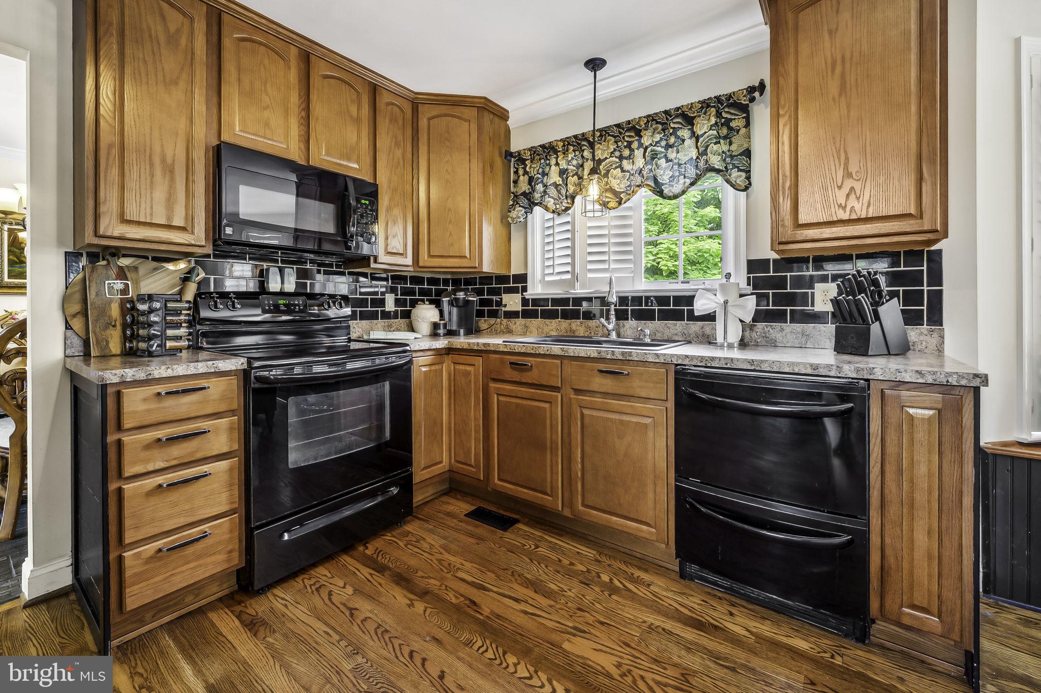 PERRY HALL - Residential