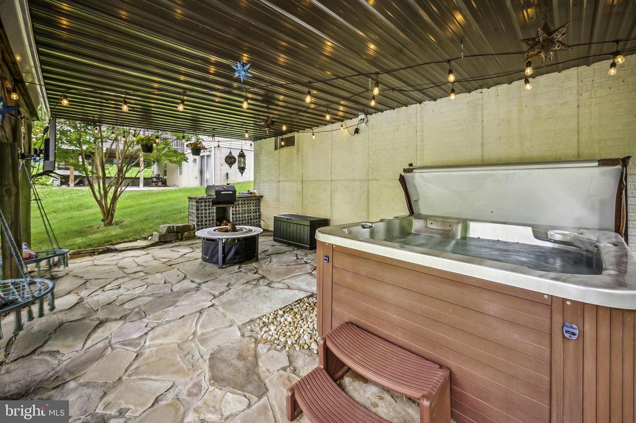 PERRY HALL - Residential