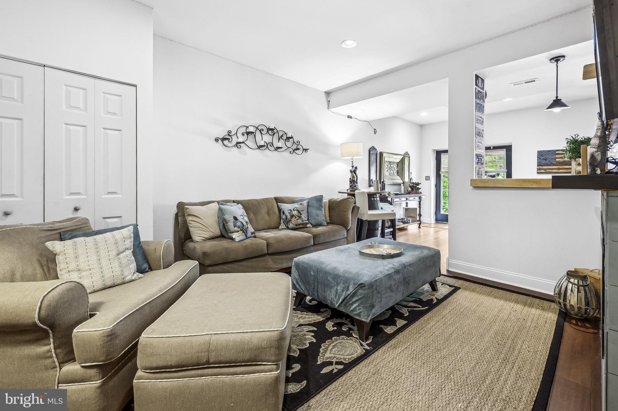 PERRY HALL - Residential