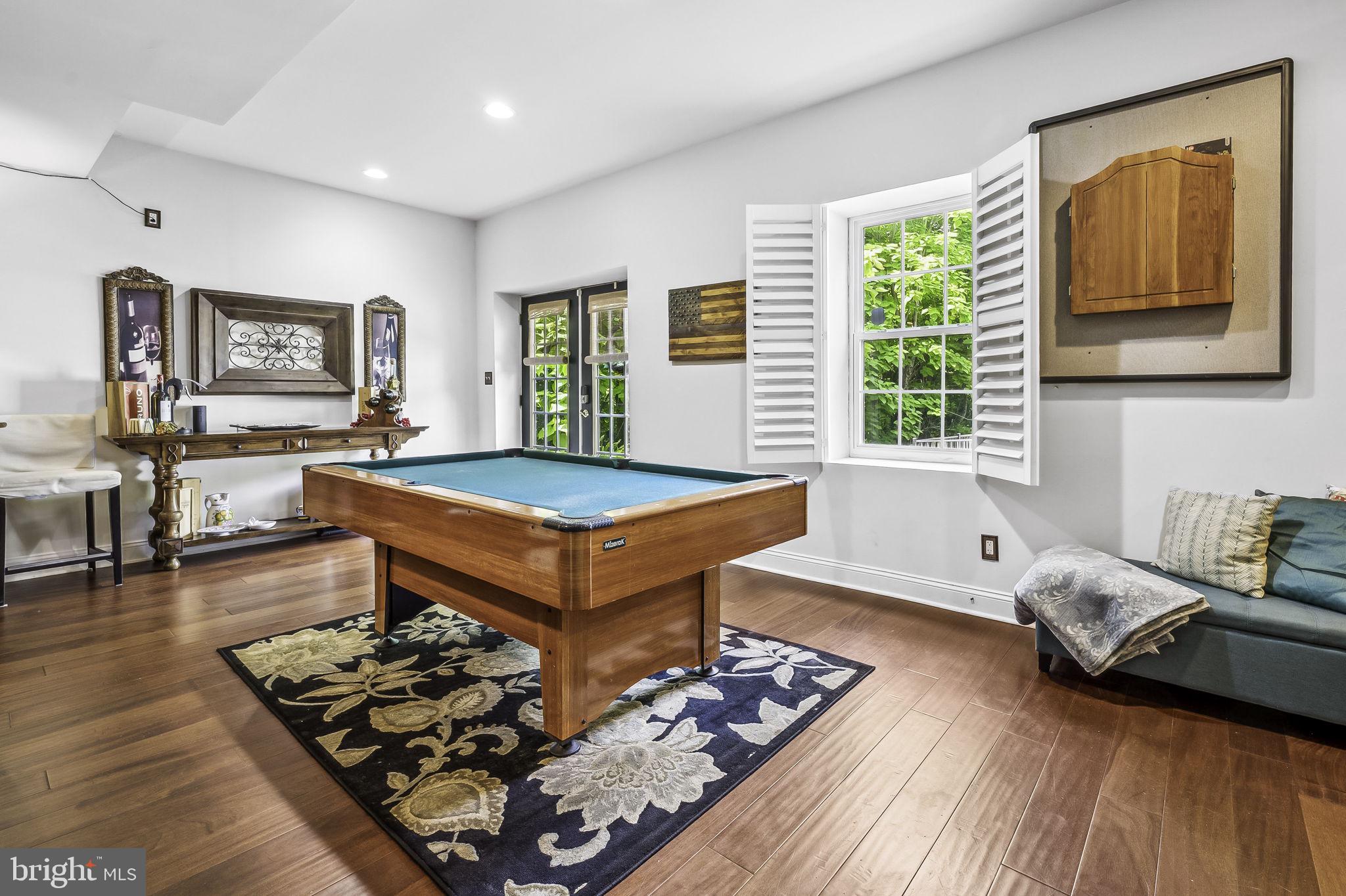 PERRY HALL - Residential