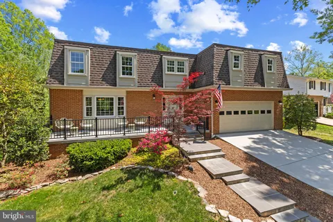 2305 Creek Drive, Alexandria, VA MLS: VAFX2237598