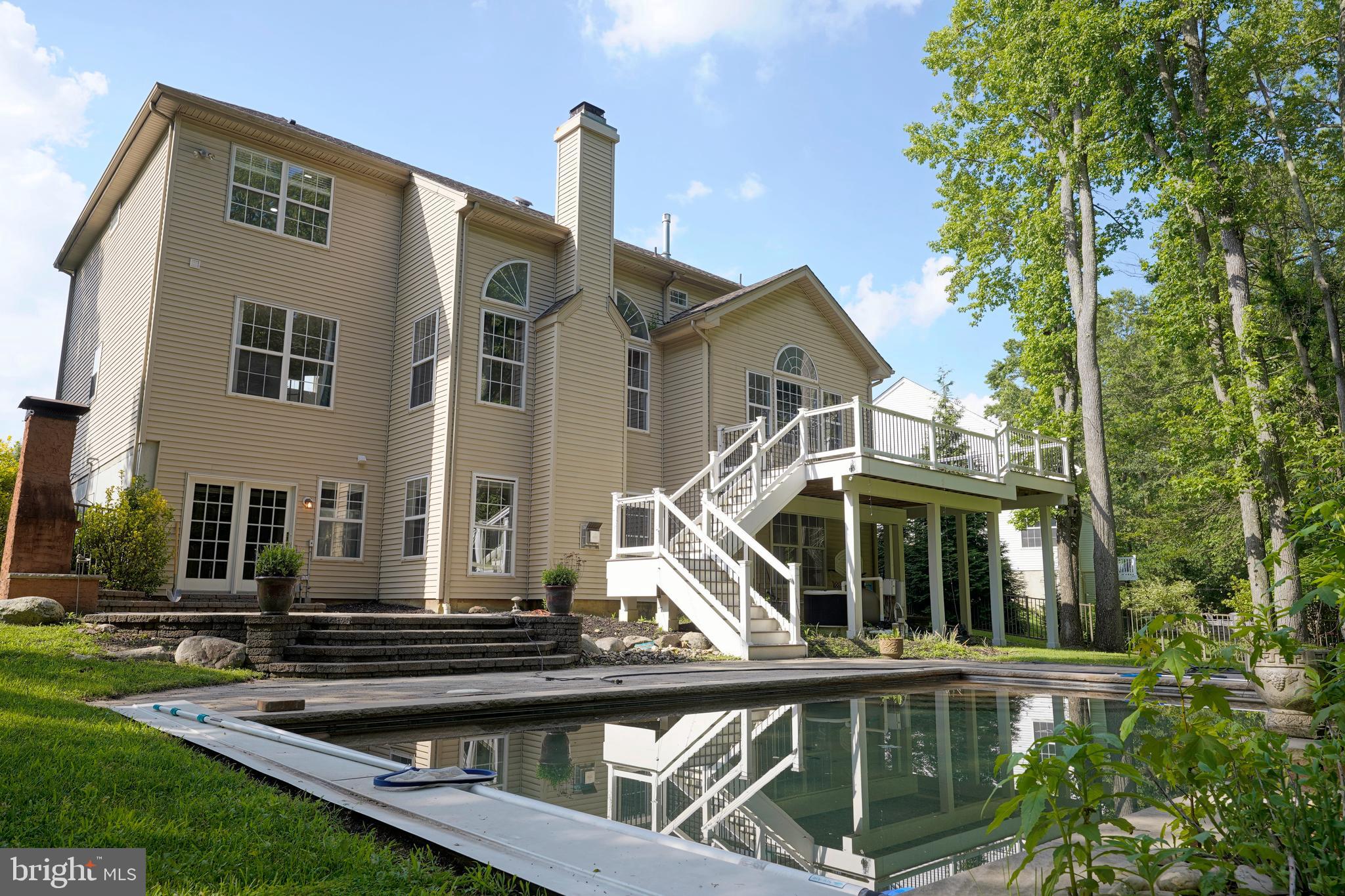 16 PALOMINO DRIVE