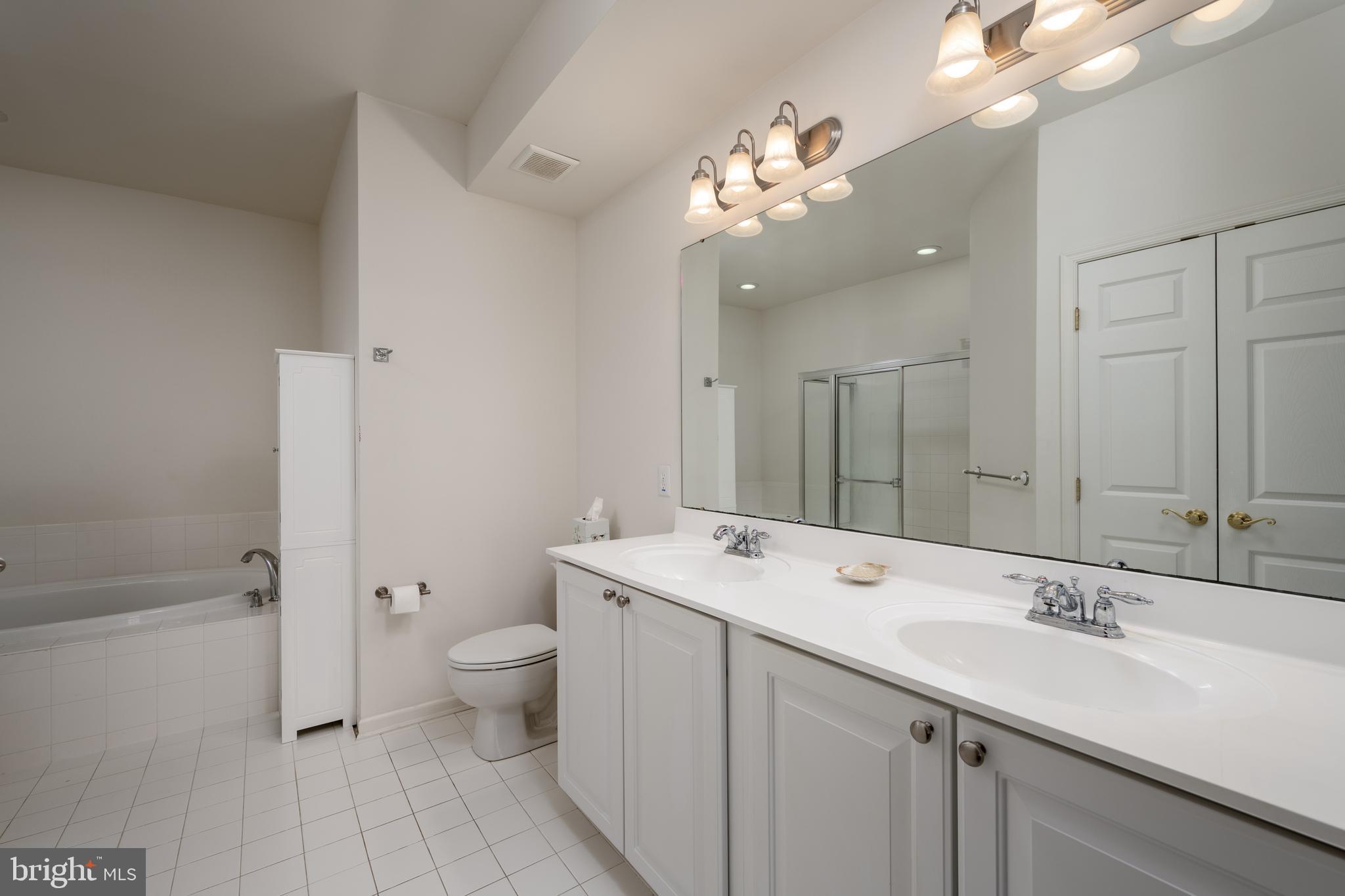 SUNSET ISLAND - Residential