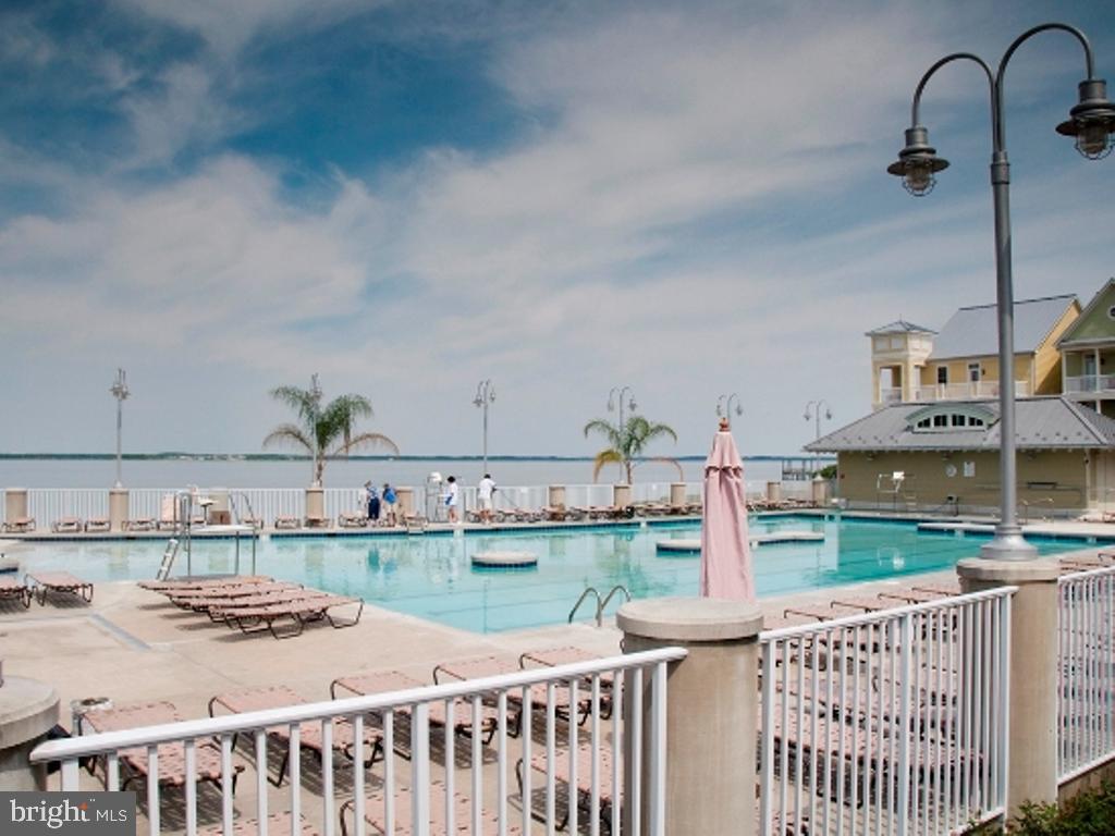 SUNSET ISLAND - Residential