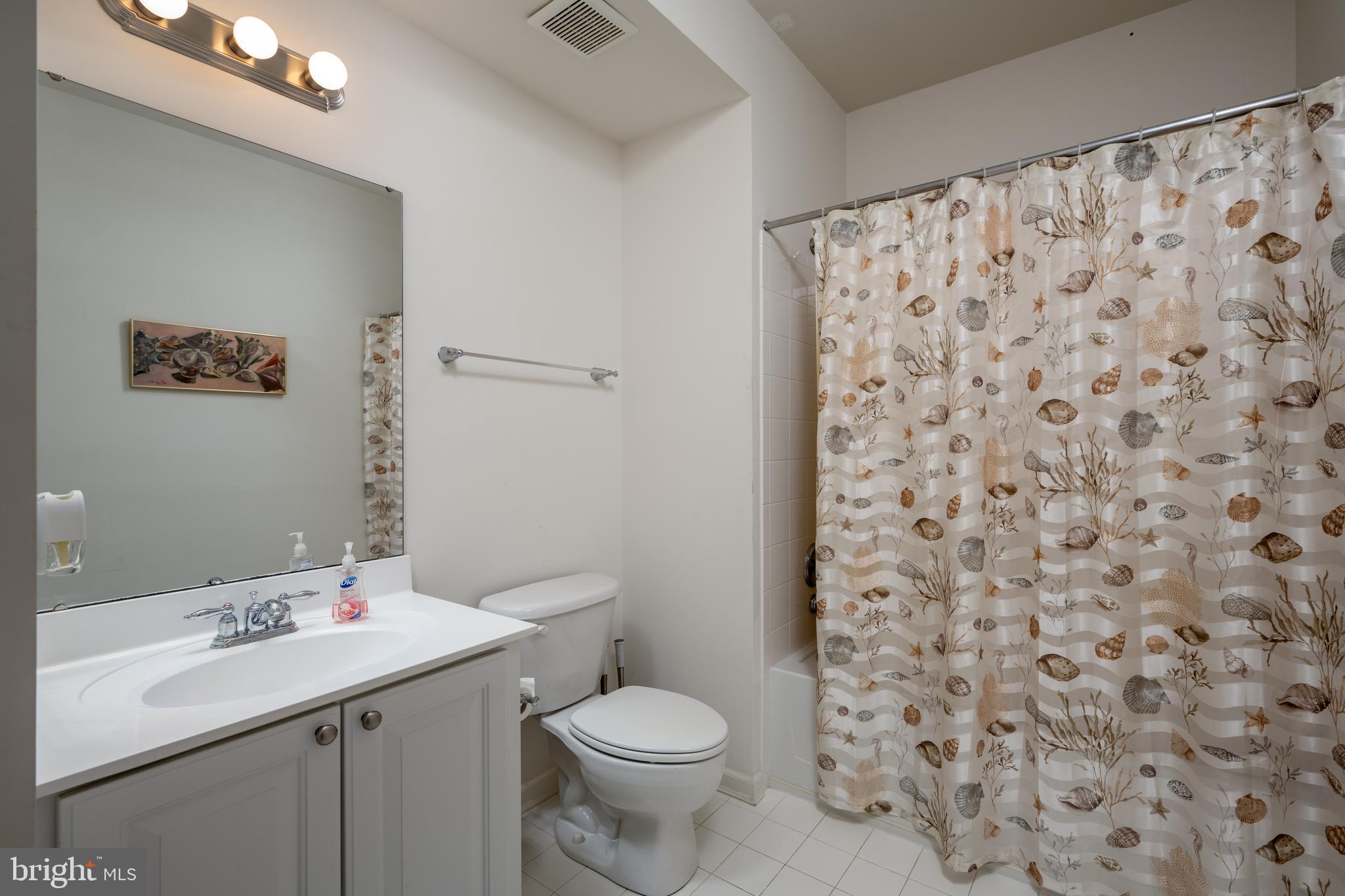 SUNSET ISLAND - Residential