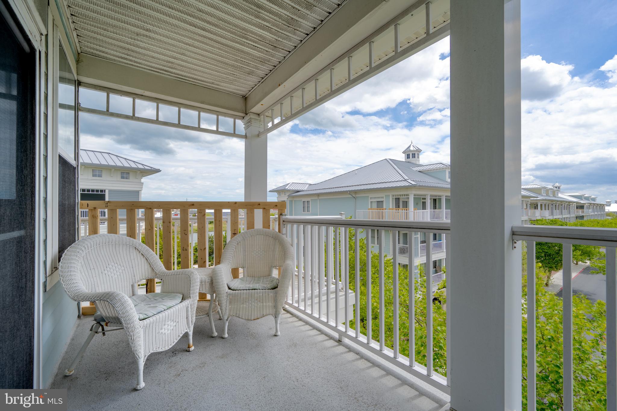 SUNSET ISLAND - Residential