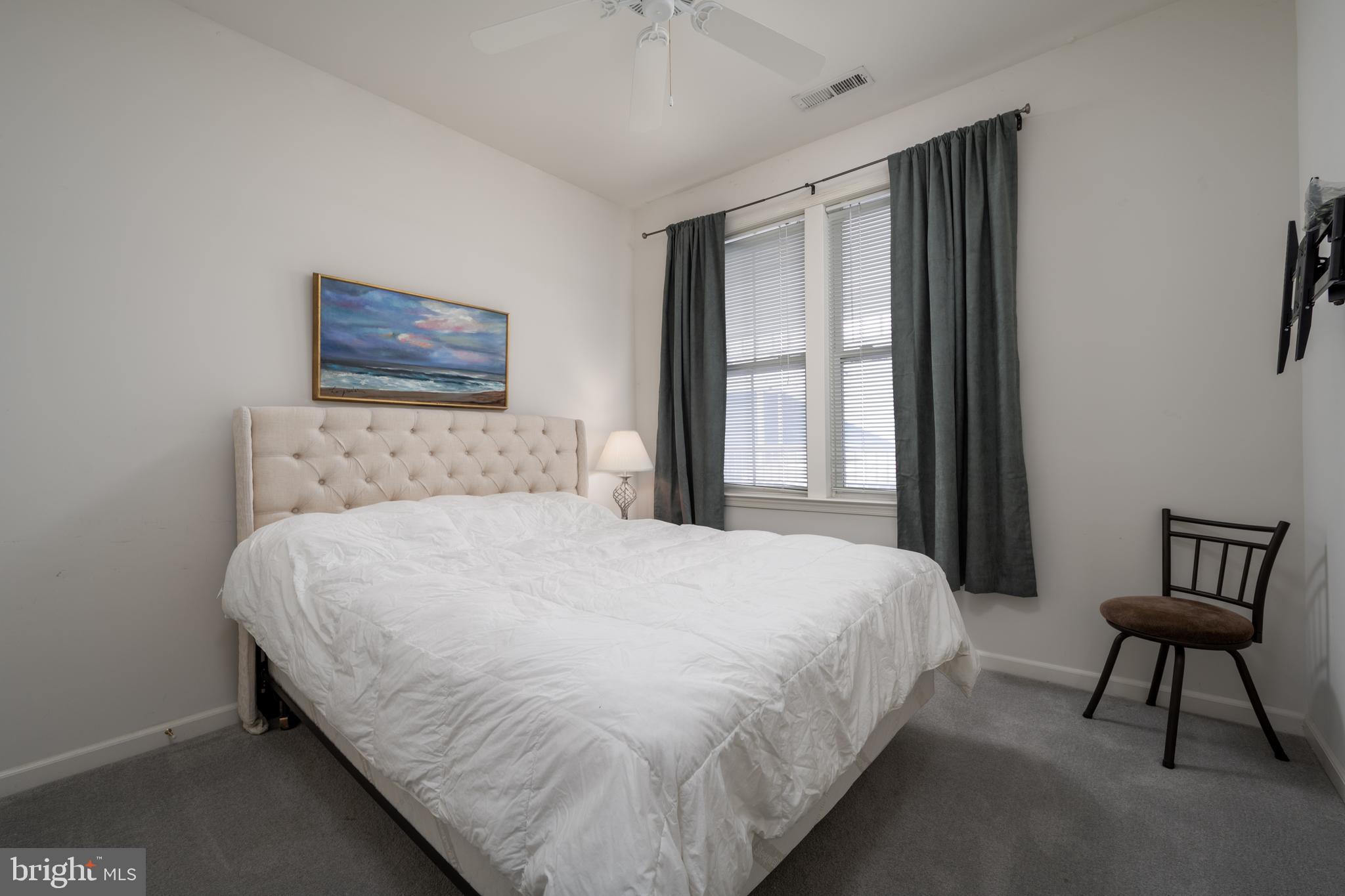 SUNSET ISLAND - Residential