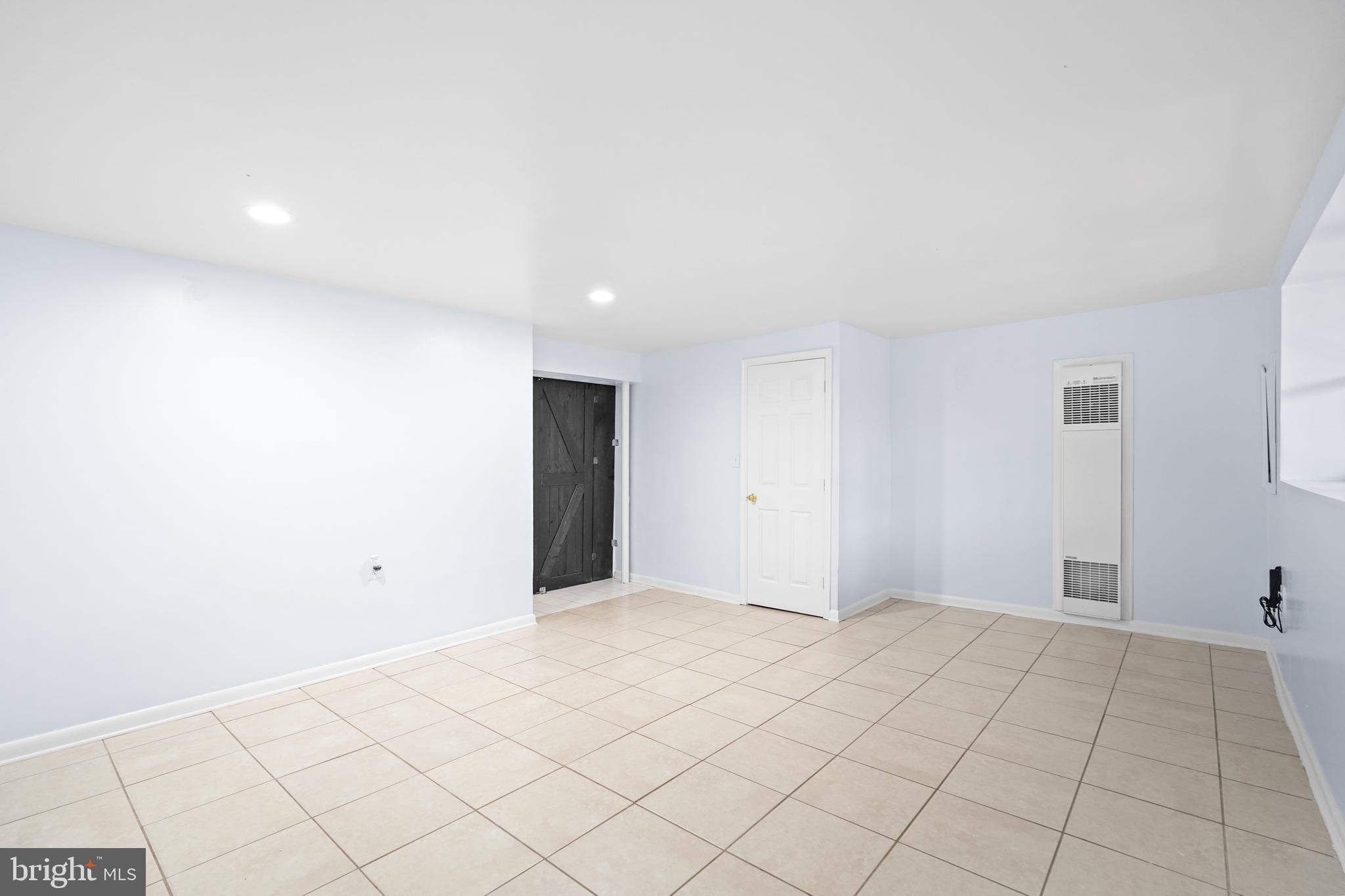 FAIRFAX - Residential