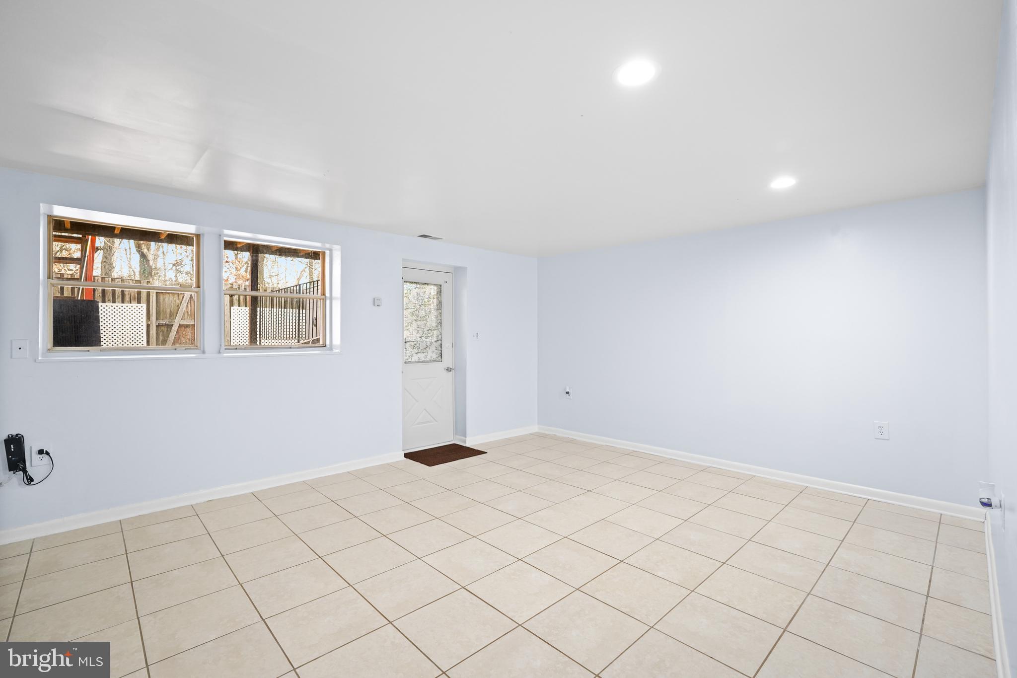 FAIRFAX - Residential