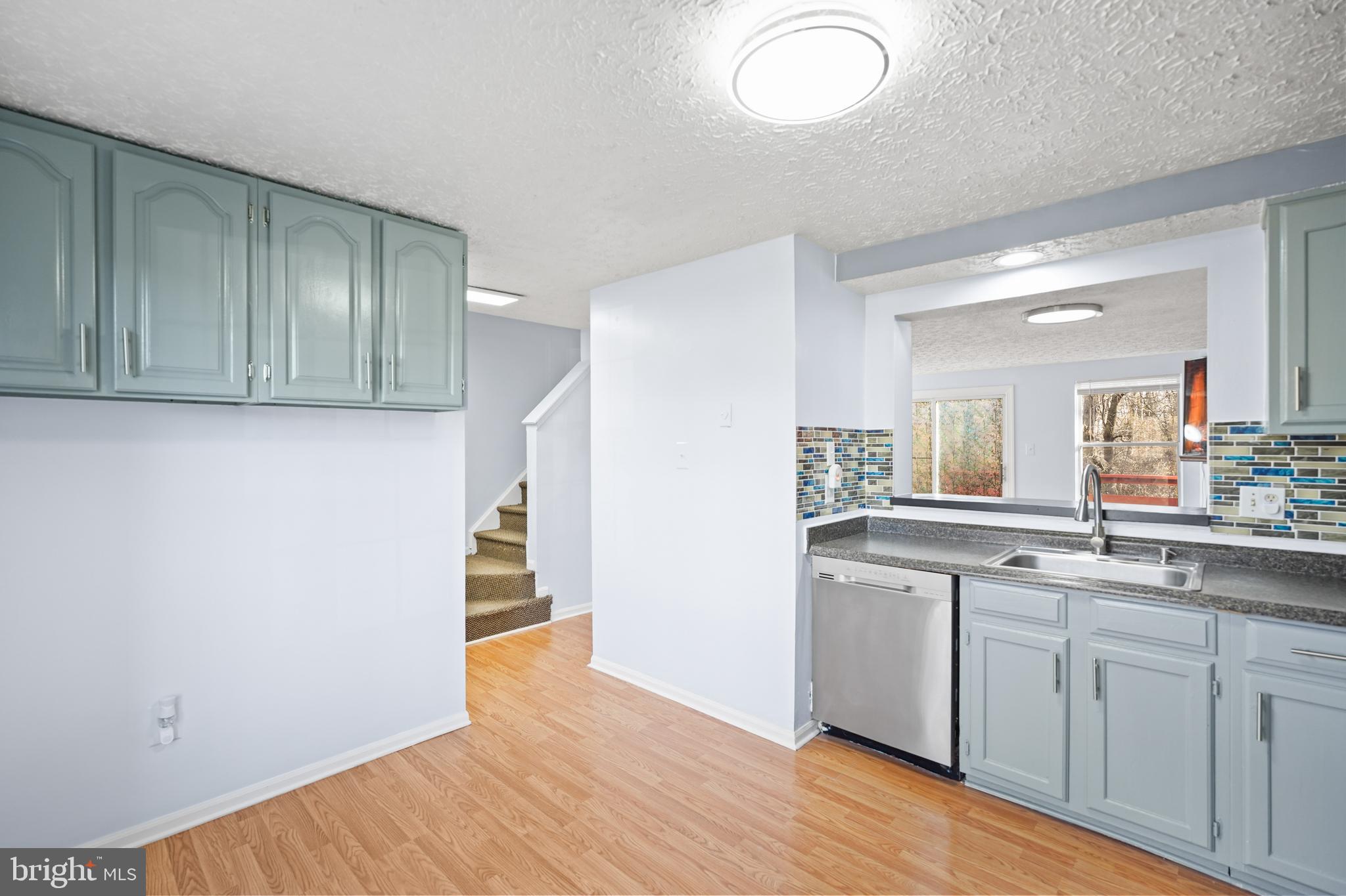 FAIRFAX - Residential