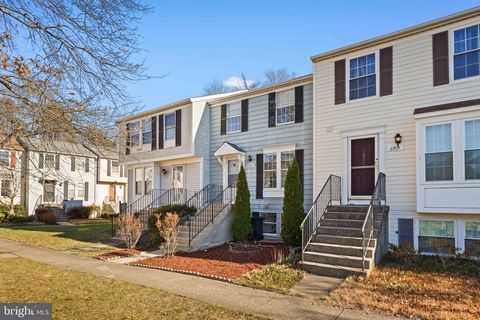 Property photo of 6917 Villa Del Rey Court, Springfield, VA 22150