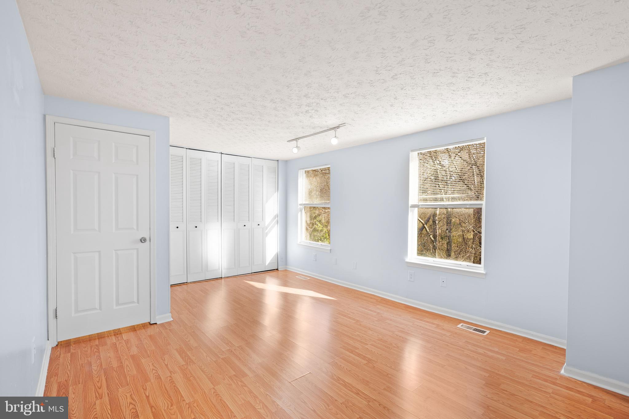 FAIRFAX - Residential