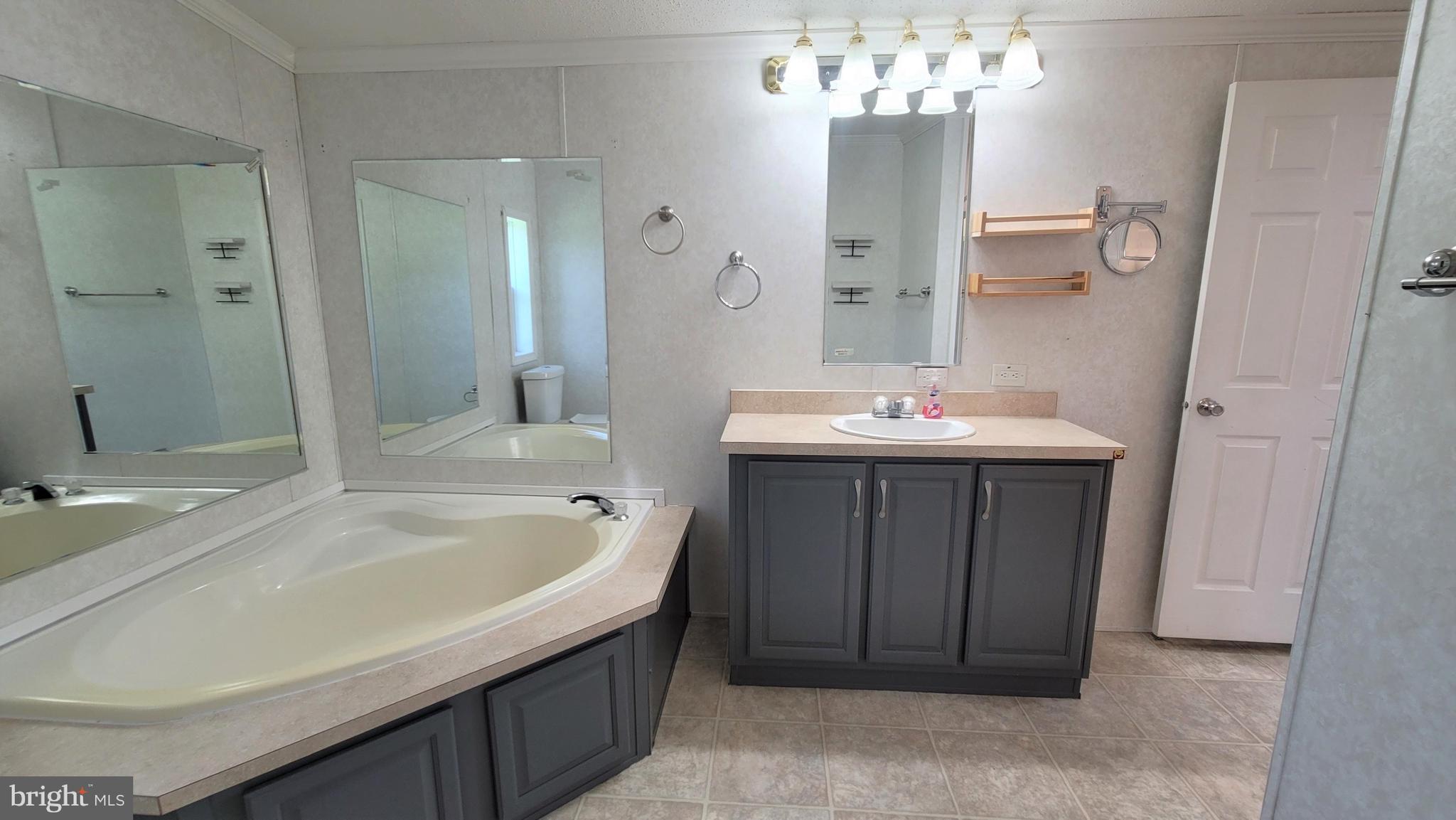 SHERWOOD FOREST - Residential