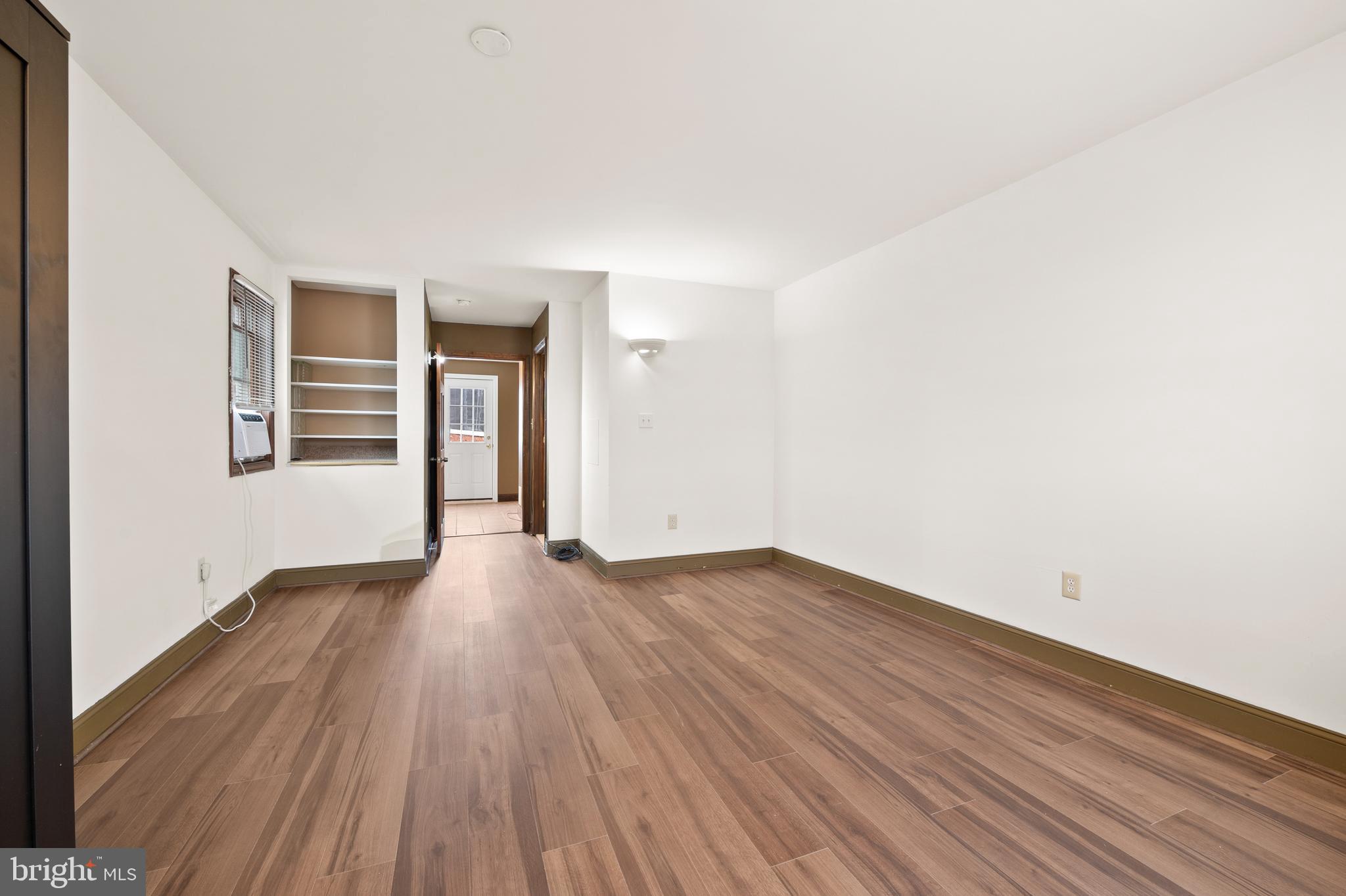 WASHINGTON VILLAGE - Residential