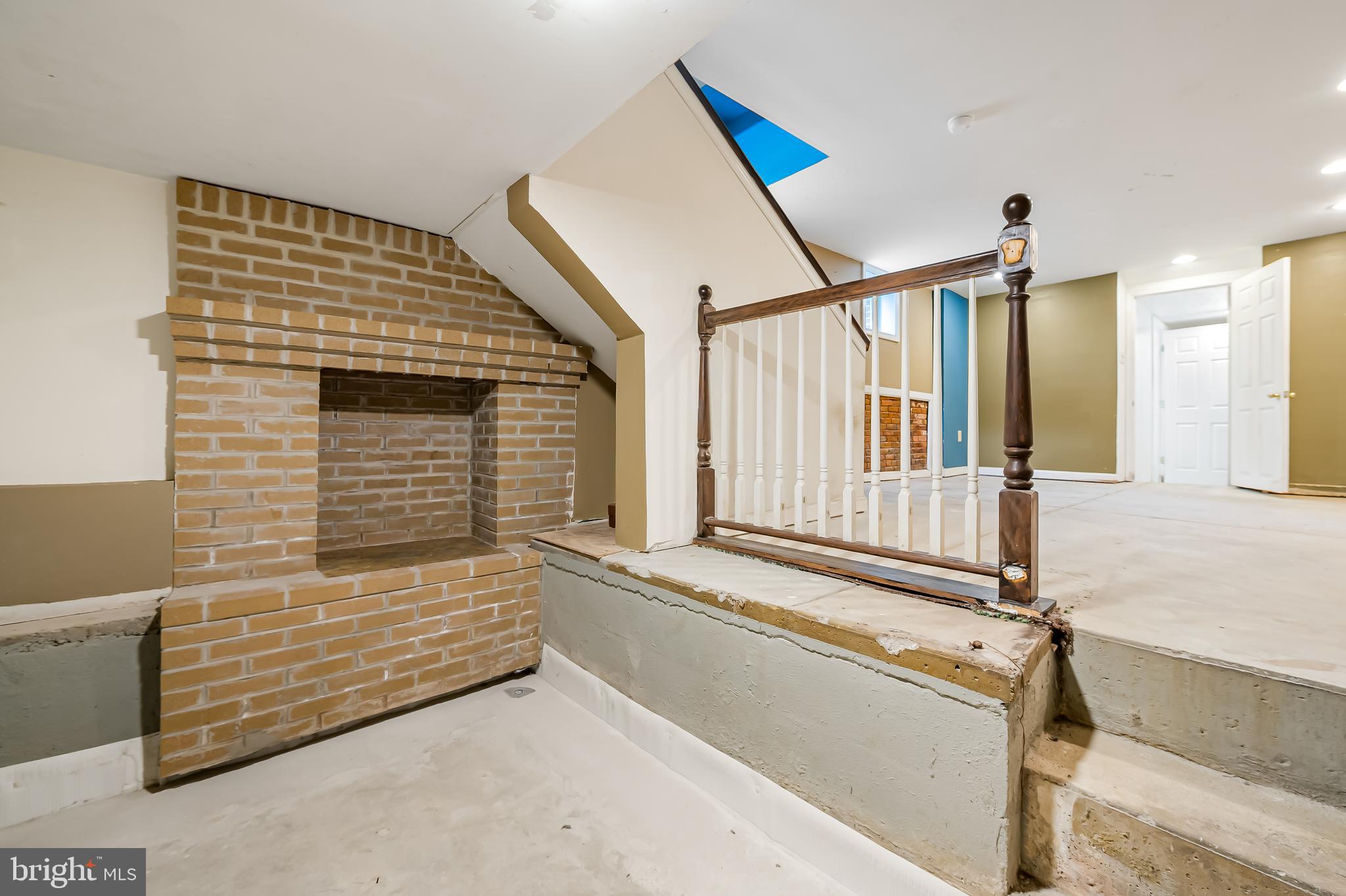 WASHINGTON VILLAGE - Residential