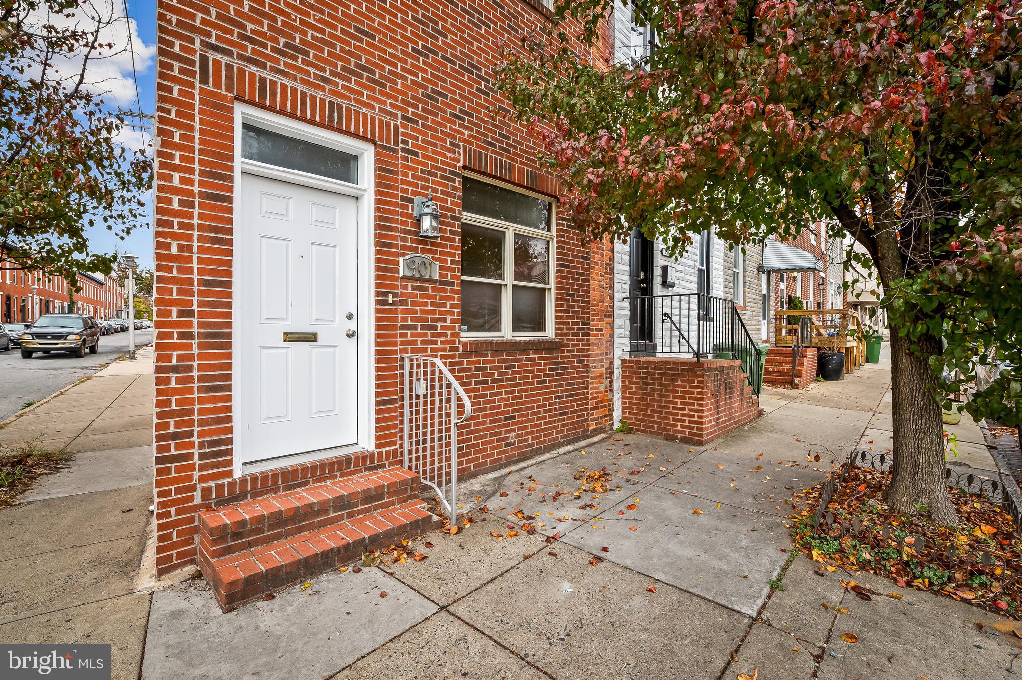 901 W BARRE STREET