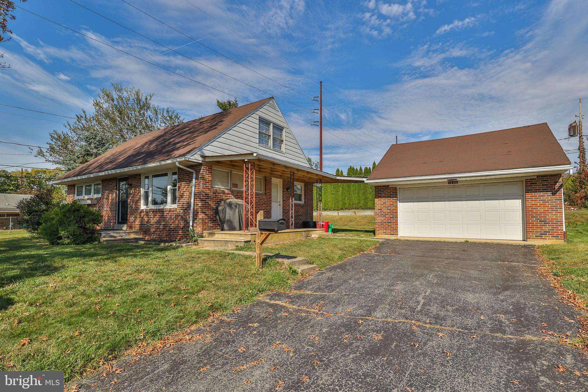 1235 W LIVINGSTON STREET