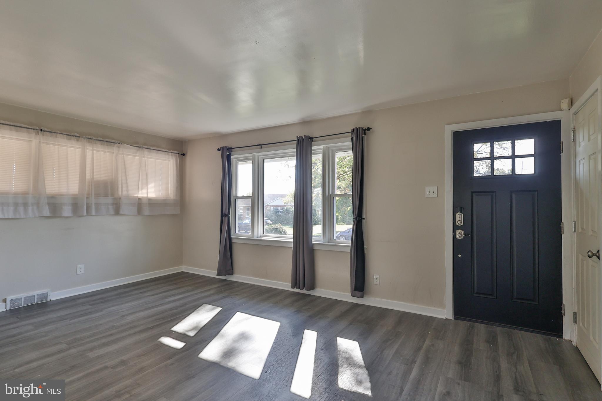 1235 W LIVINGSTON STREET