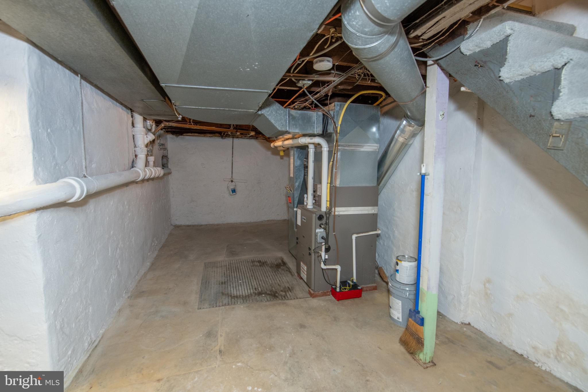 BRENTWOOD MANOR - Residential