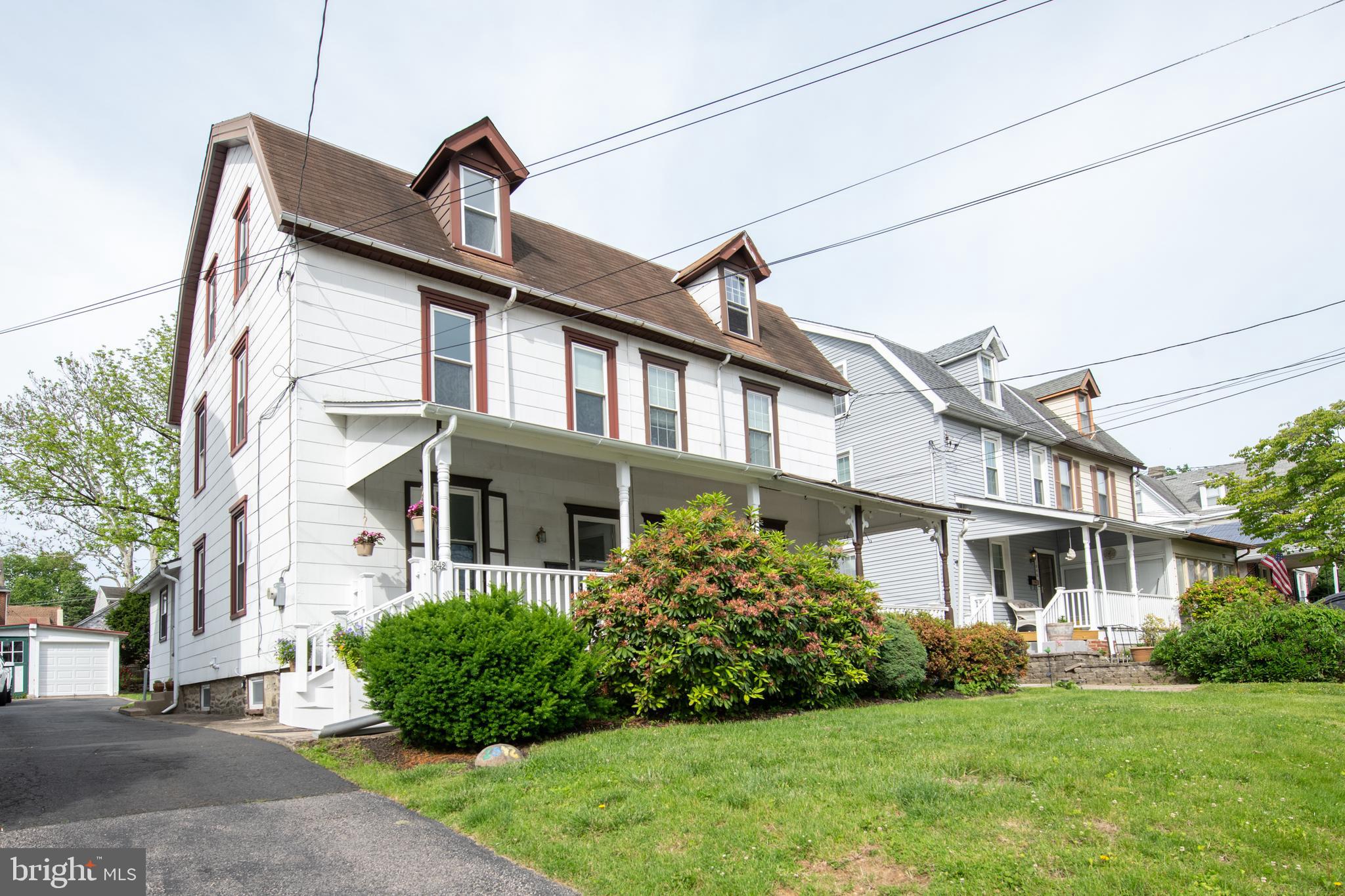 BRENTWOOD MANOR - Residential