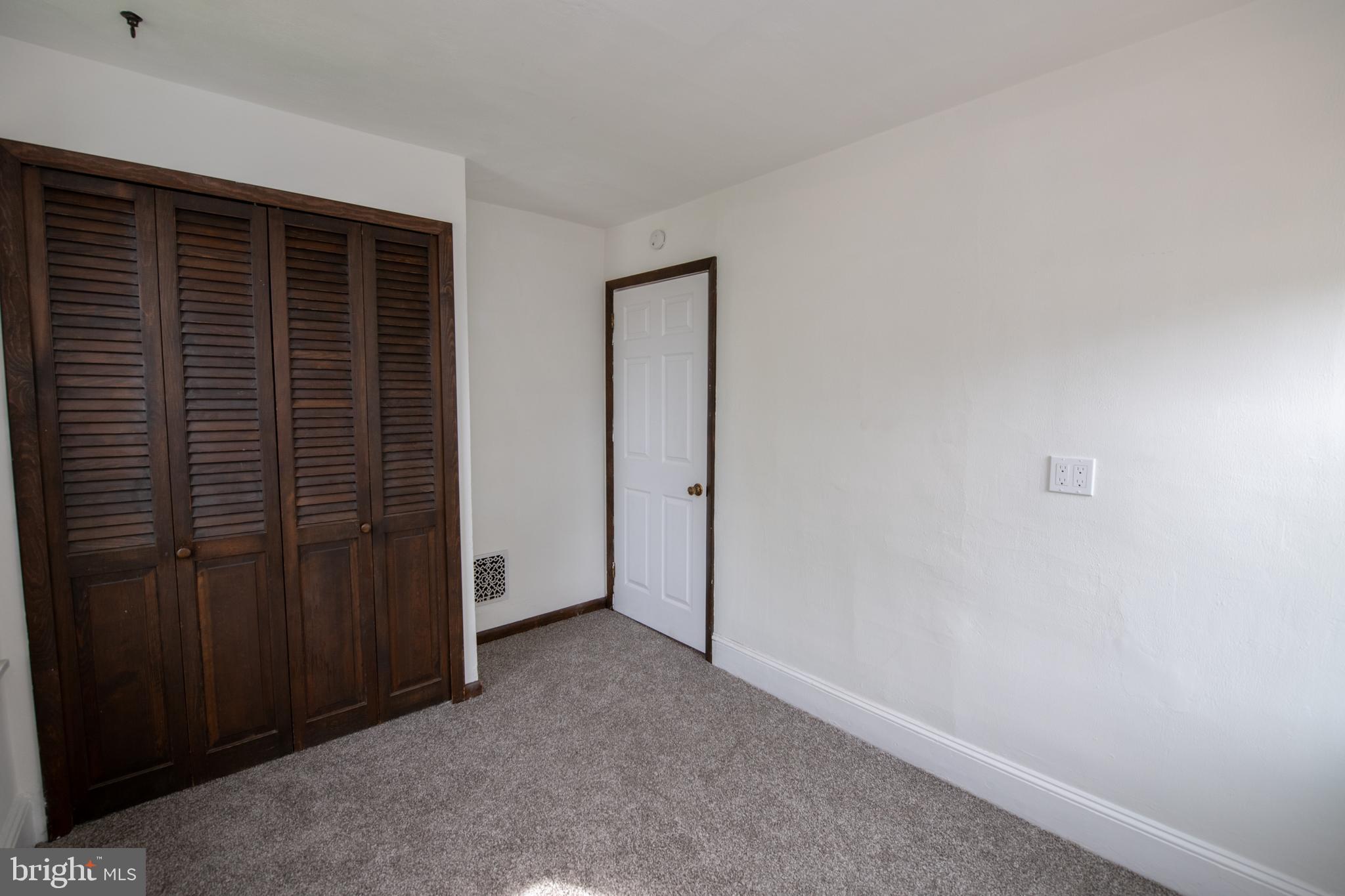 BRENTWOOD MANOR - Residential