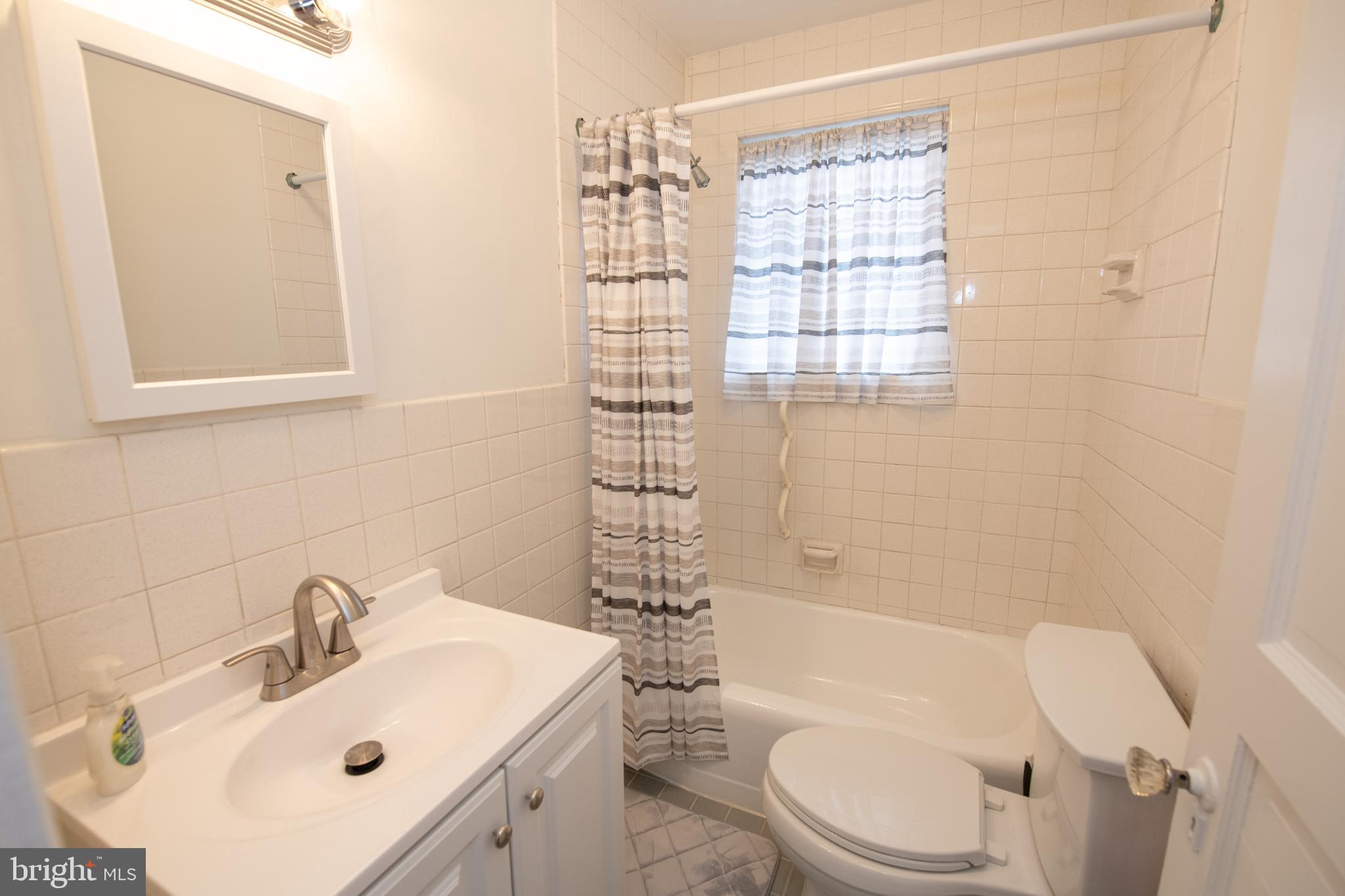 BRENTWOOD MANOR - Residential