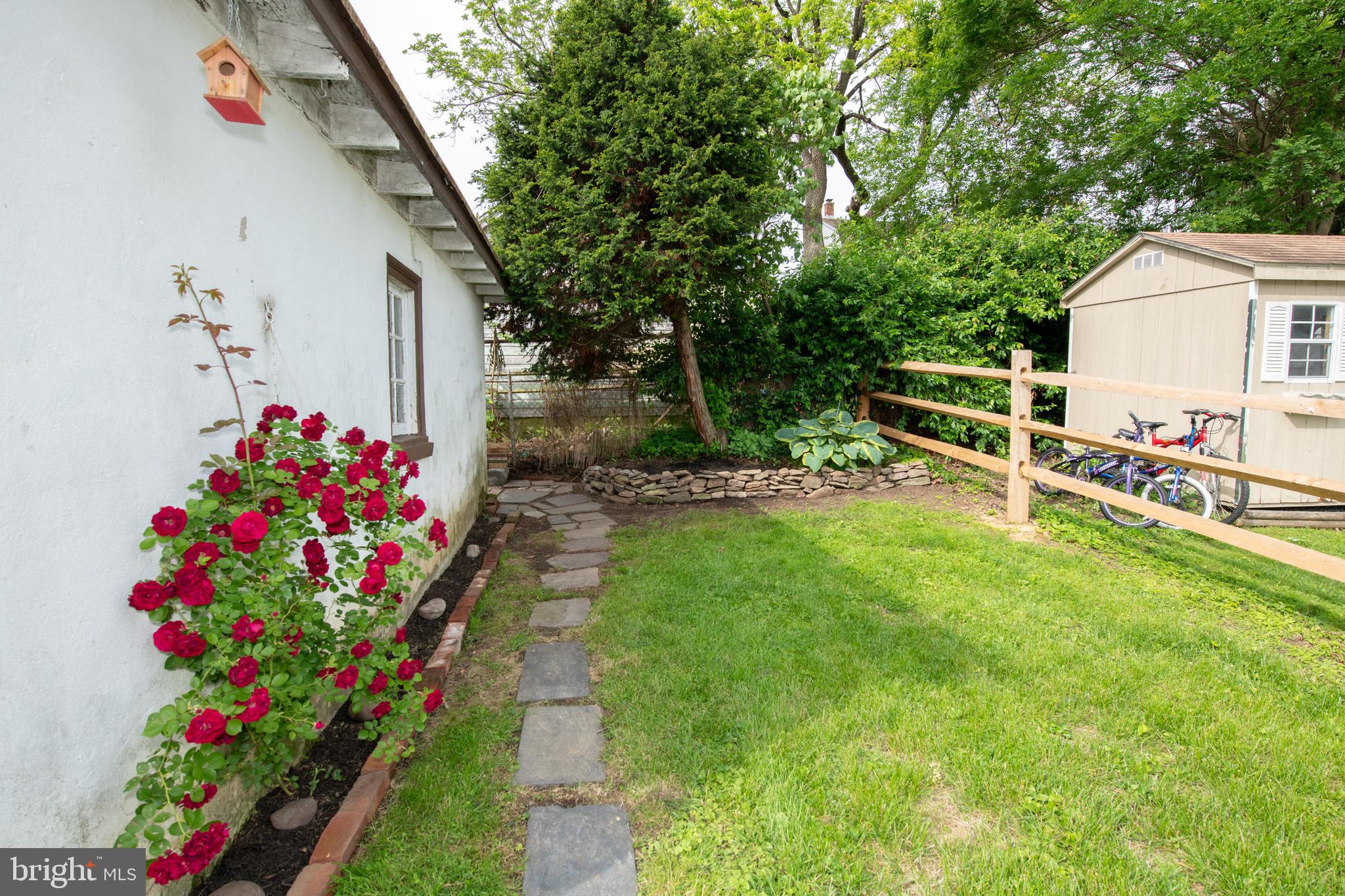 BRENTWOOD MANOR - Residential