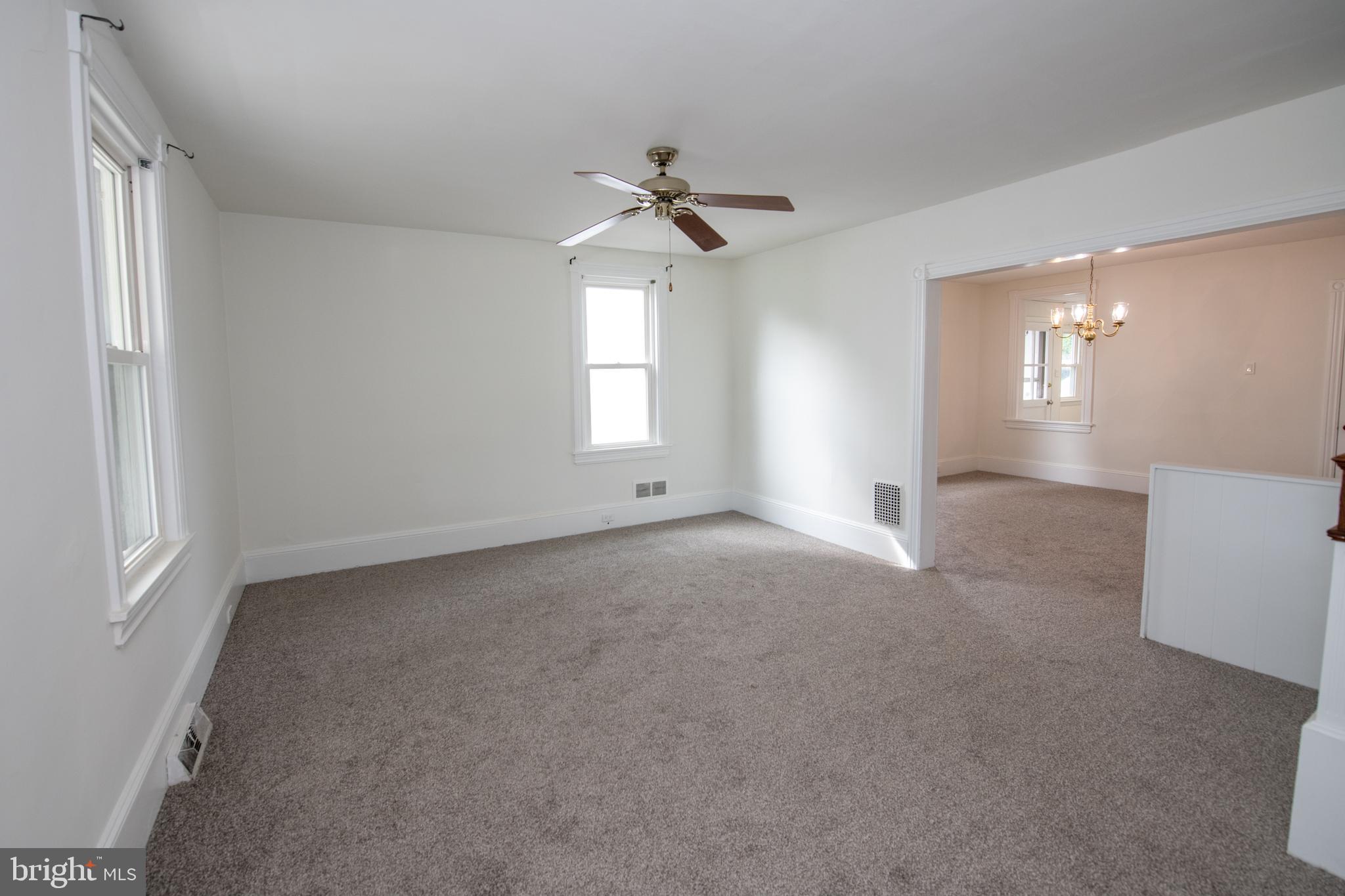 BRENTWOOD MANOR - Residential