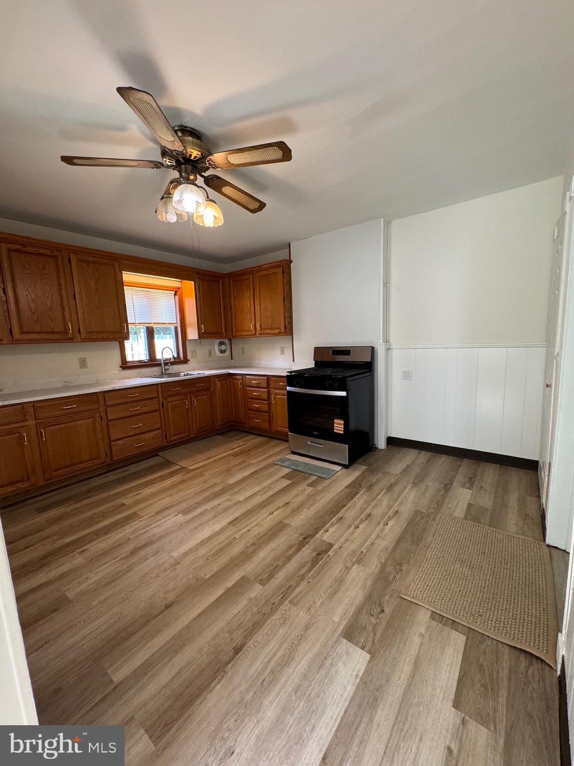 BRENTWOOD MANOR - Residential