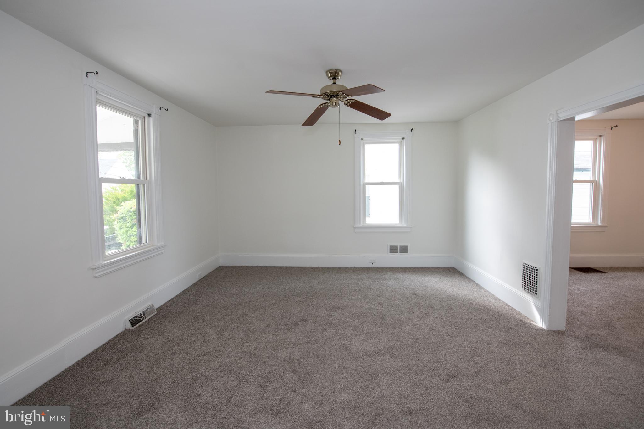 BRENTWOOD MANOR - Residential