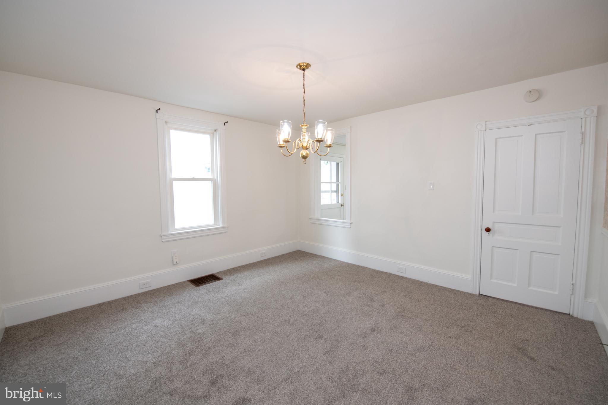 BRENTWOOD MANOR - Residential