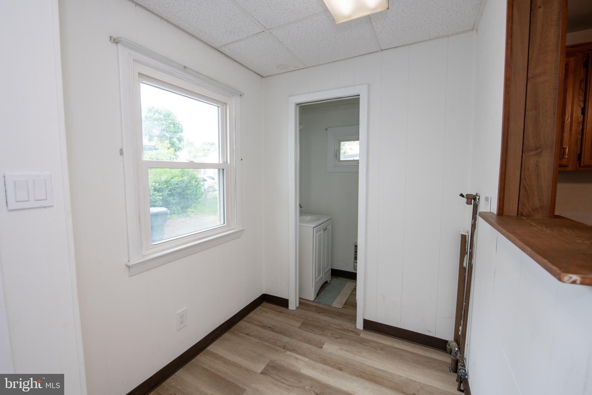 BRENTWOOD MANOR - Residential