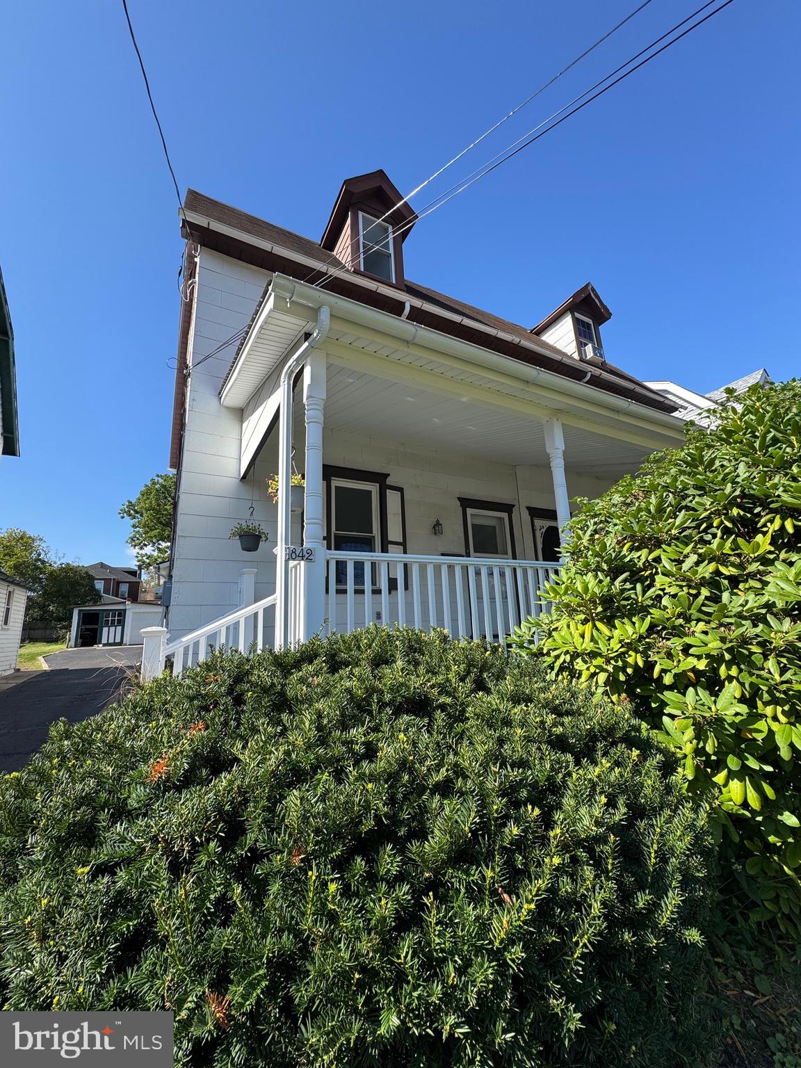 BRENTWOOD MANOR - Residential