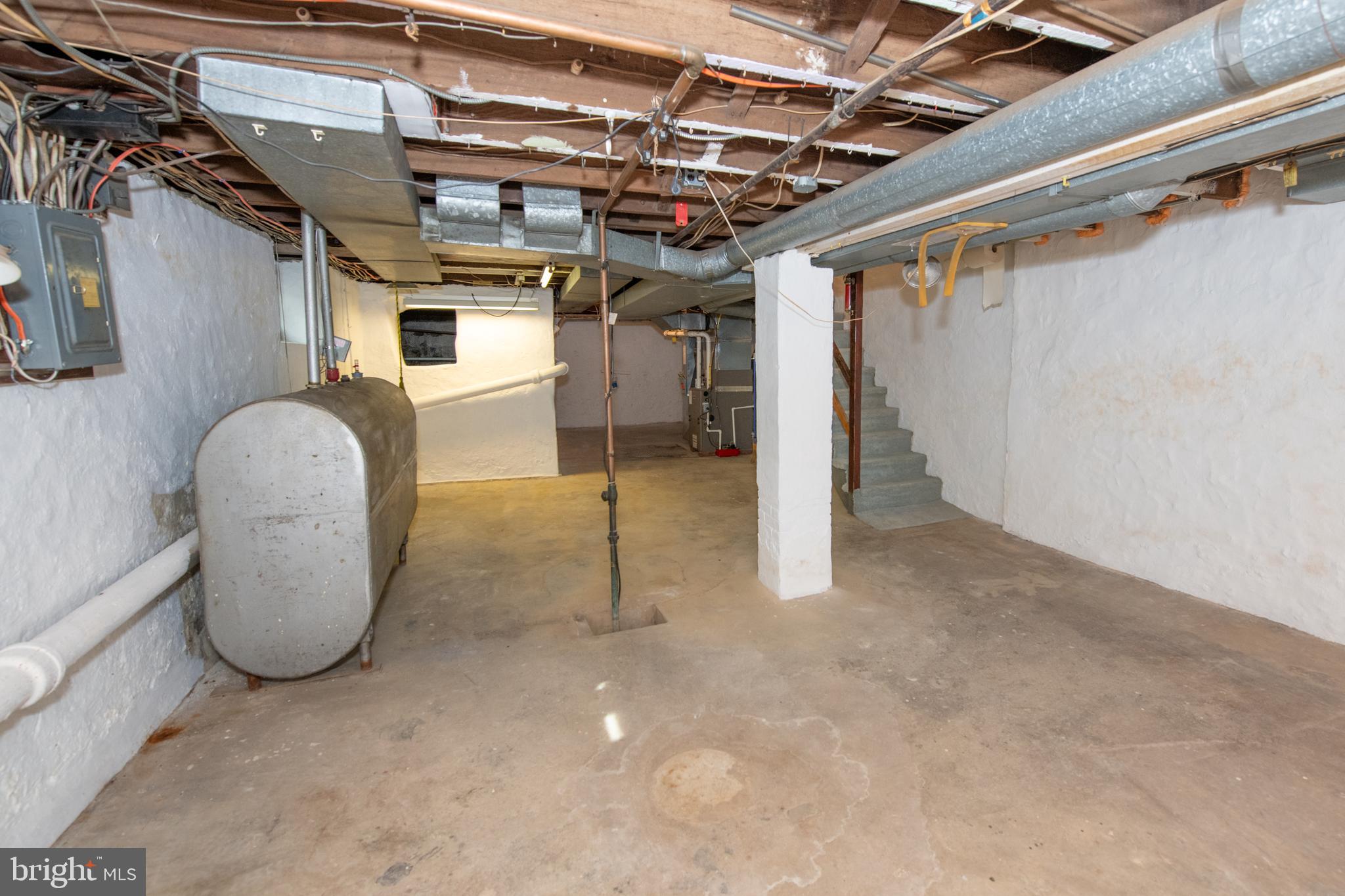 BRENTWOOD MANOR - Residential