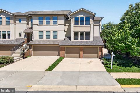 Photo of 23394 Evening Primrose Sq, ASHBURN, VA 20148 (MLS # VALO2122748)