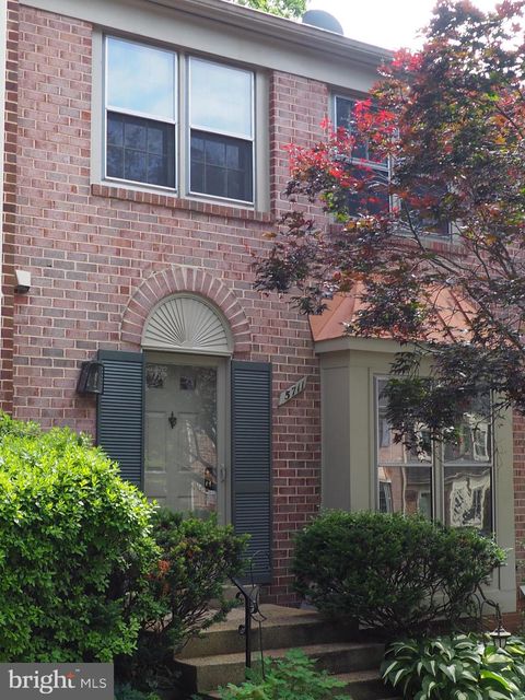 5711 CROWNLEIGH COURT BURKE VA 22015