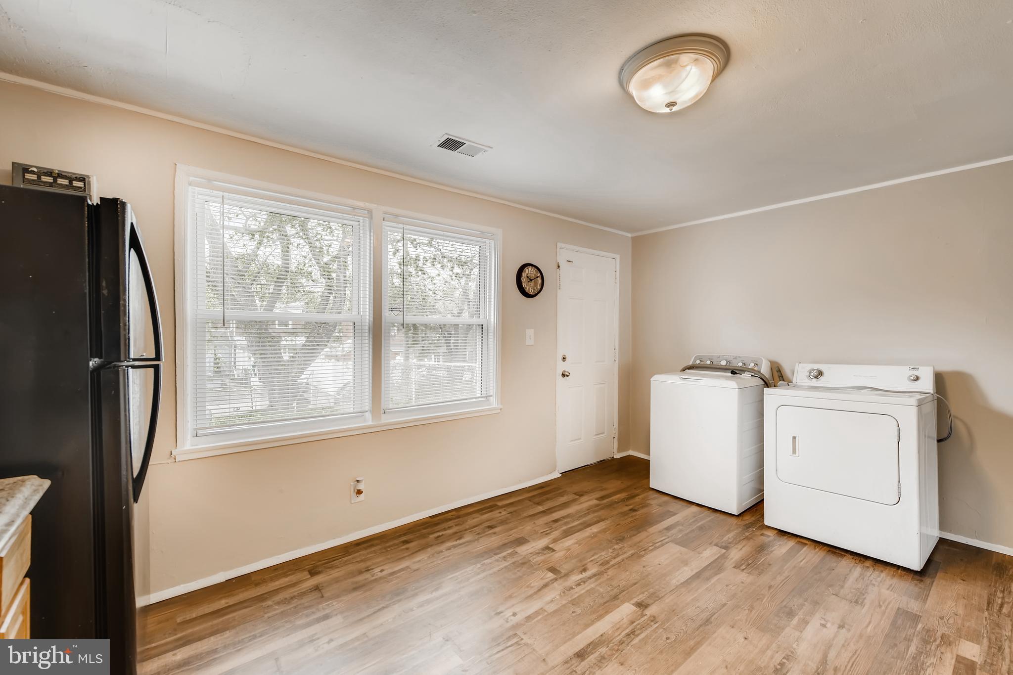 HOLLINSWOOD - Residential