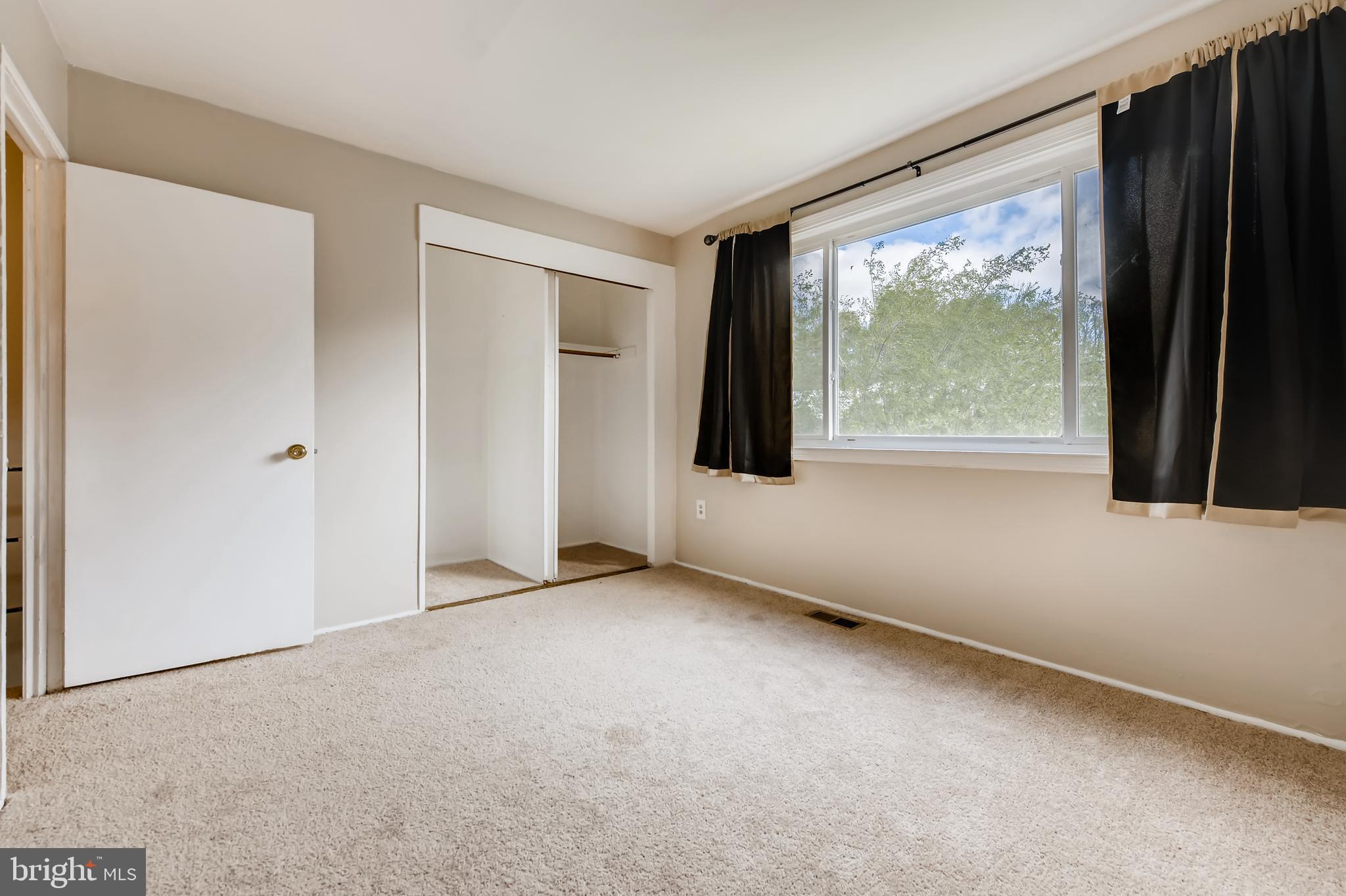 HOLLINSWOOD - Residential