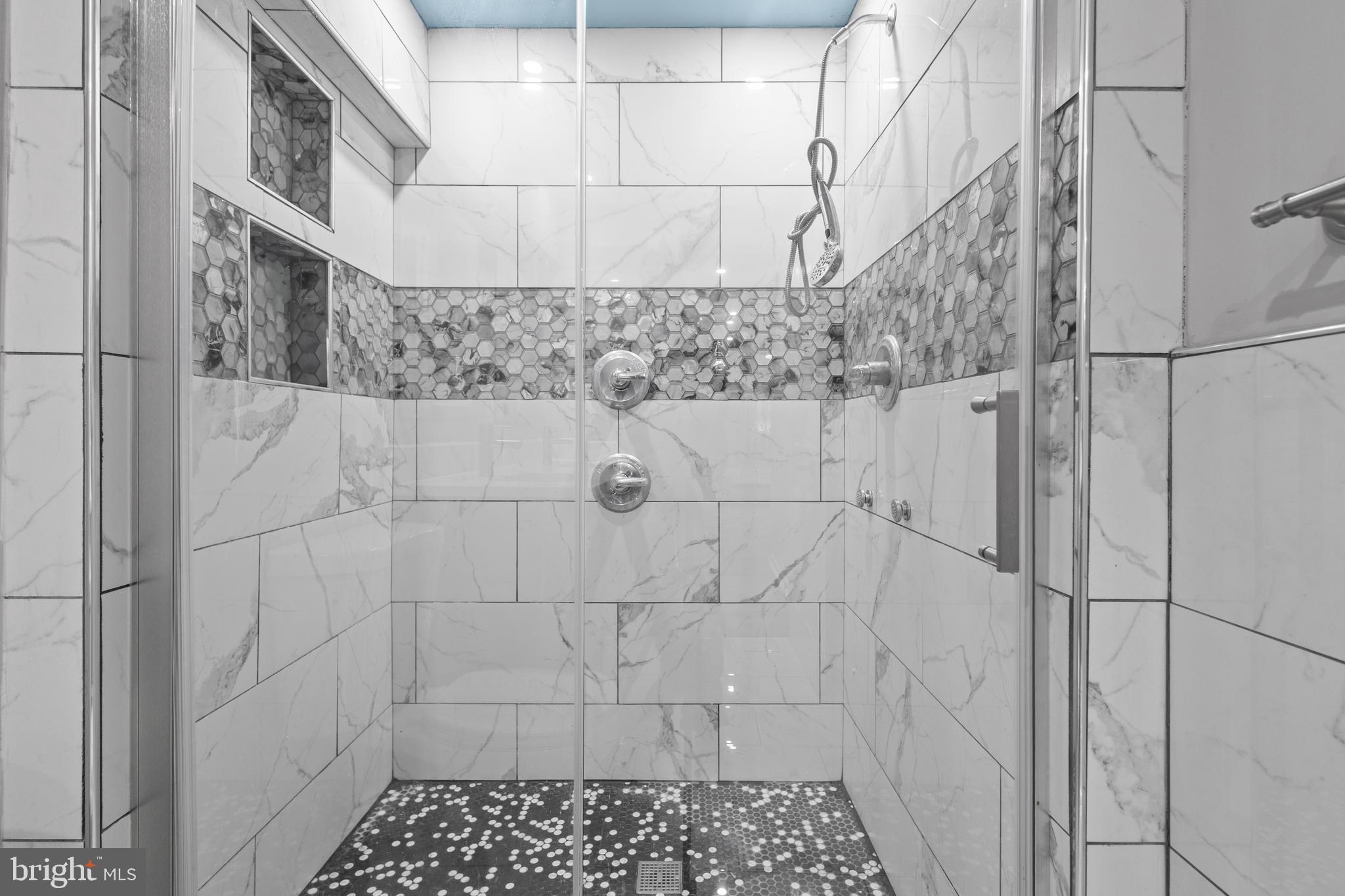 ROLAND TERRACE - Residential