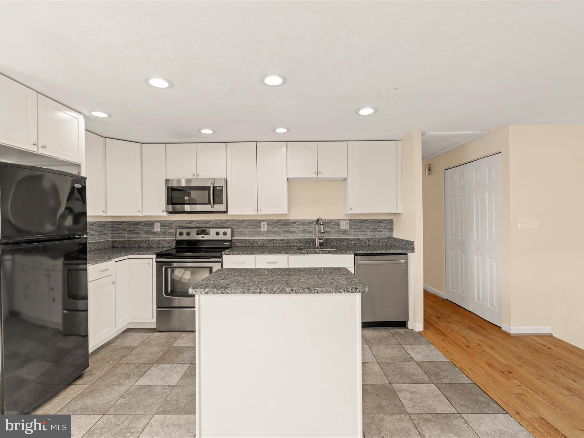 SPENCER GARDENS - Residential