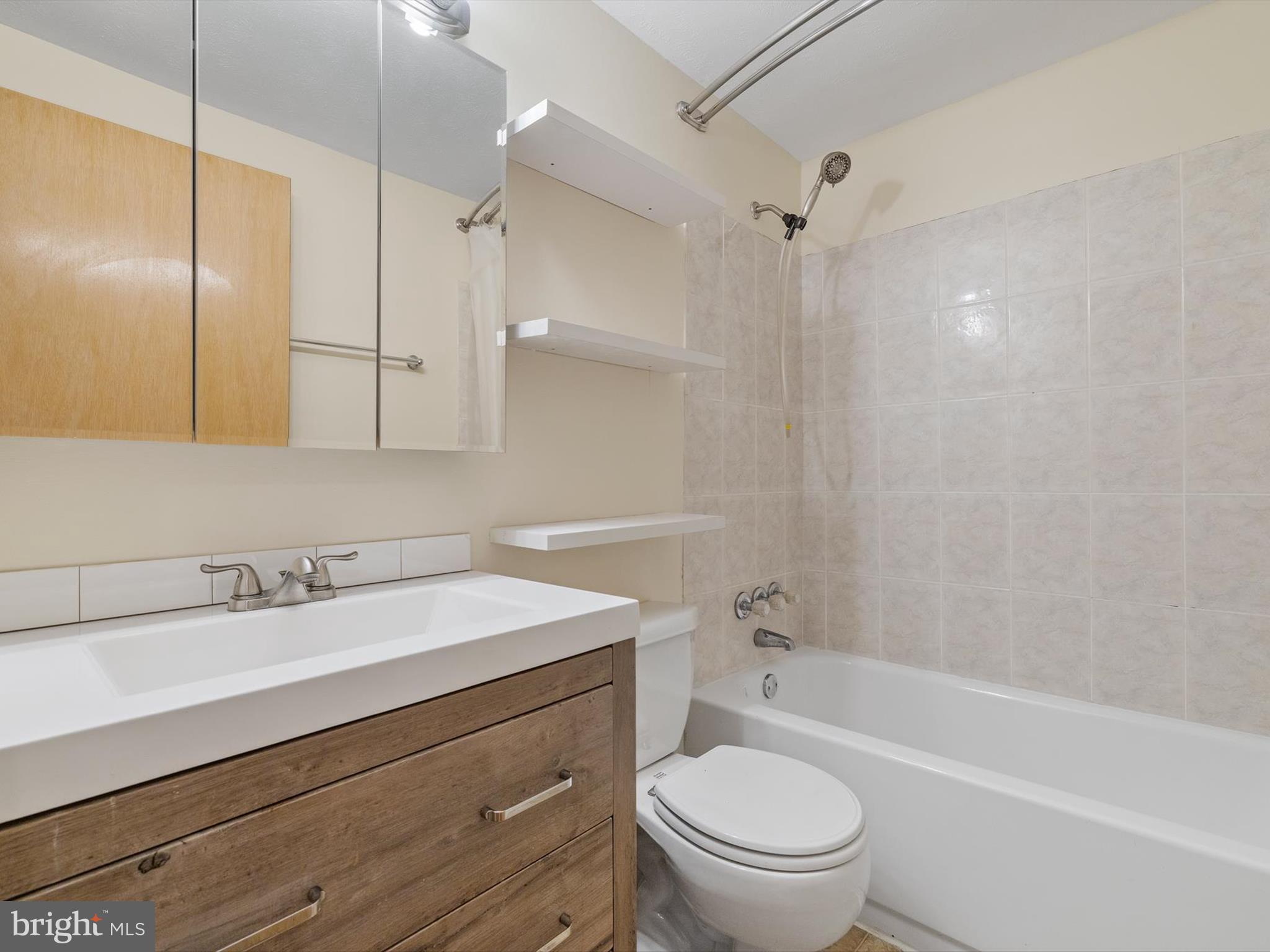 SPENCER GARDENS - Residential