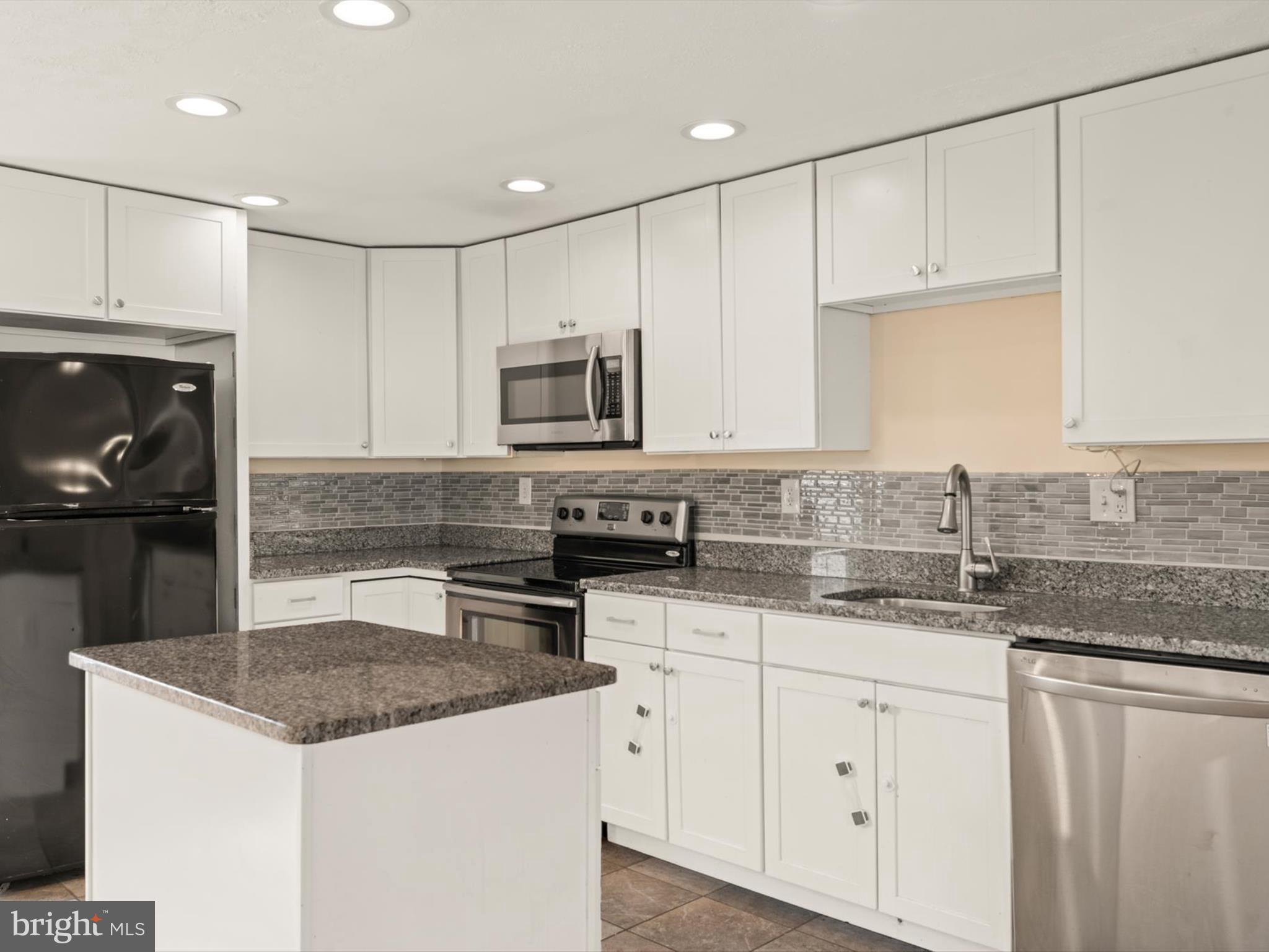 SPENCER GARDENS - Residential