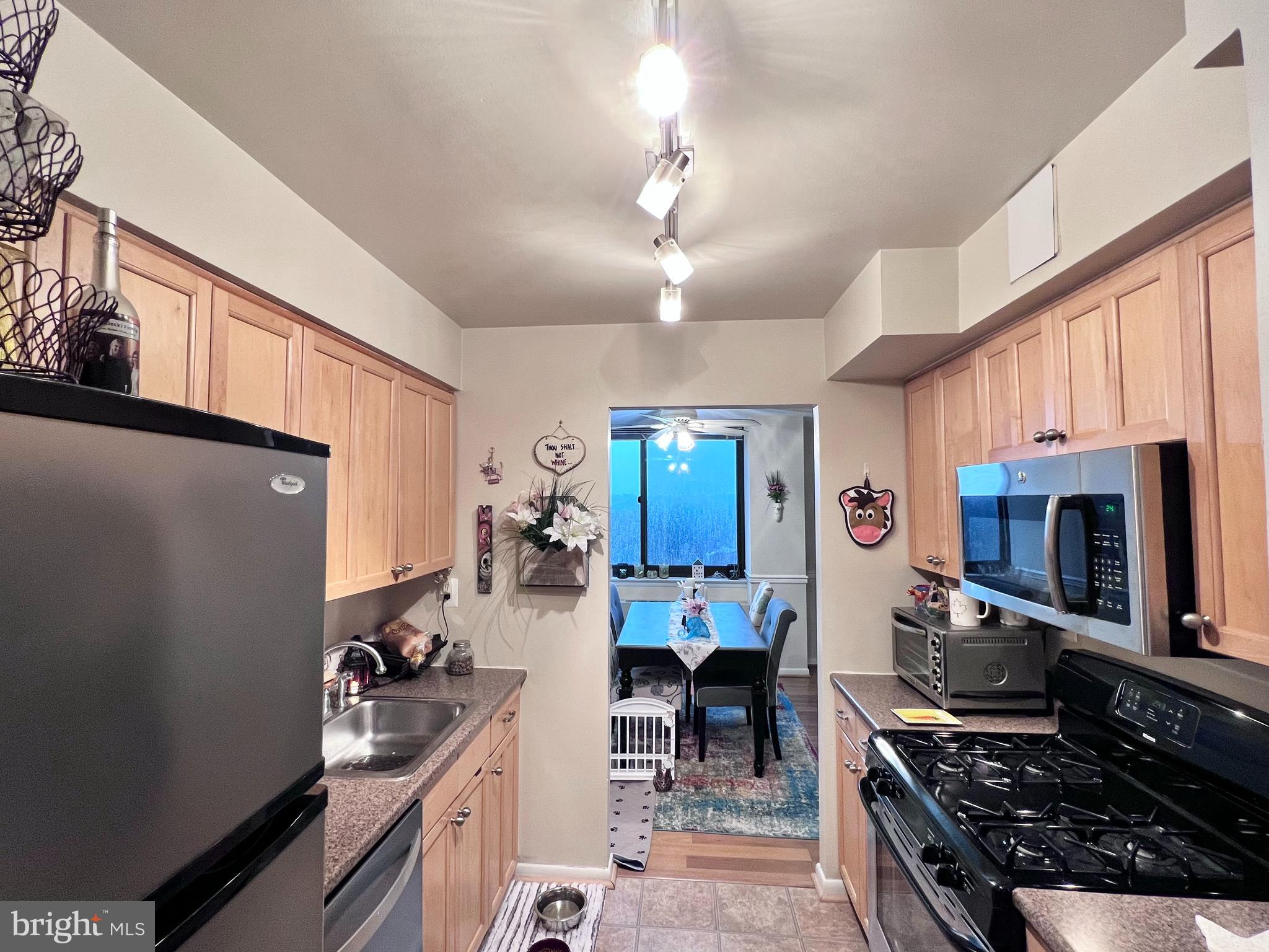 MADISON CONDOMINIUM - Residential Lease