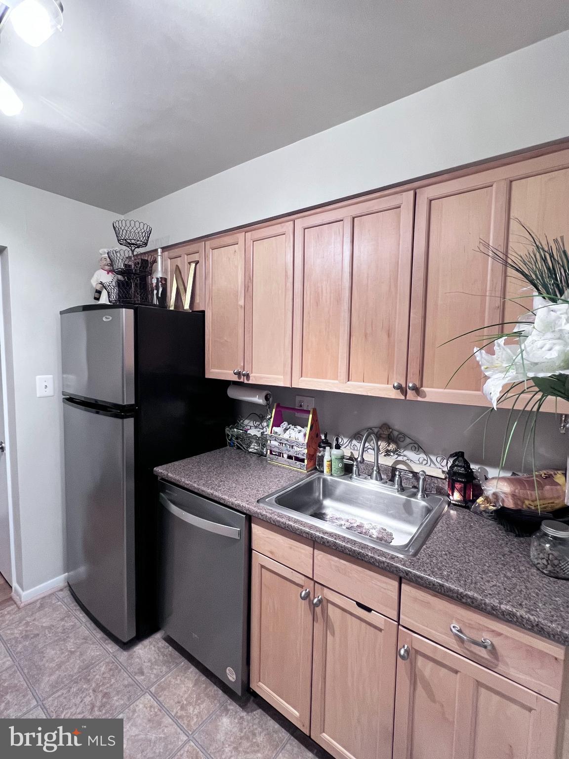 MADISON CONDOMINIUM - Residential Lease