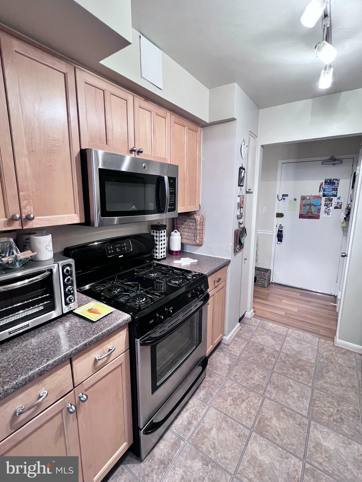 MADISON CONDOMINIUM - Residential Lease