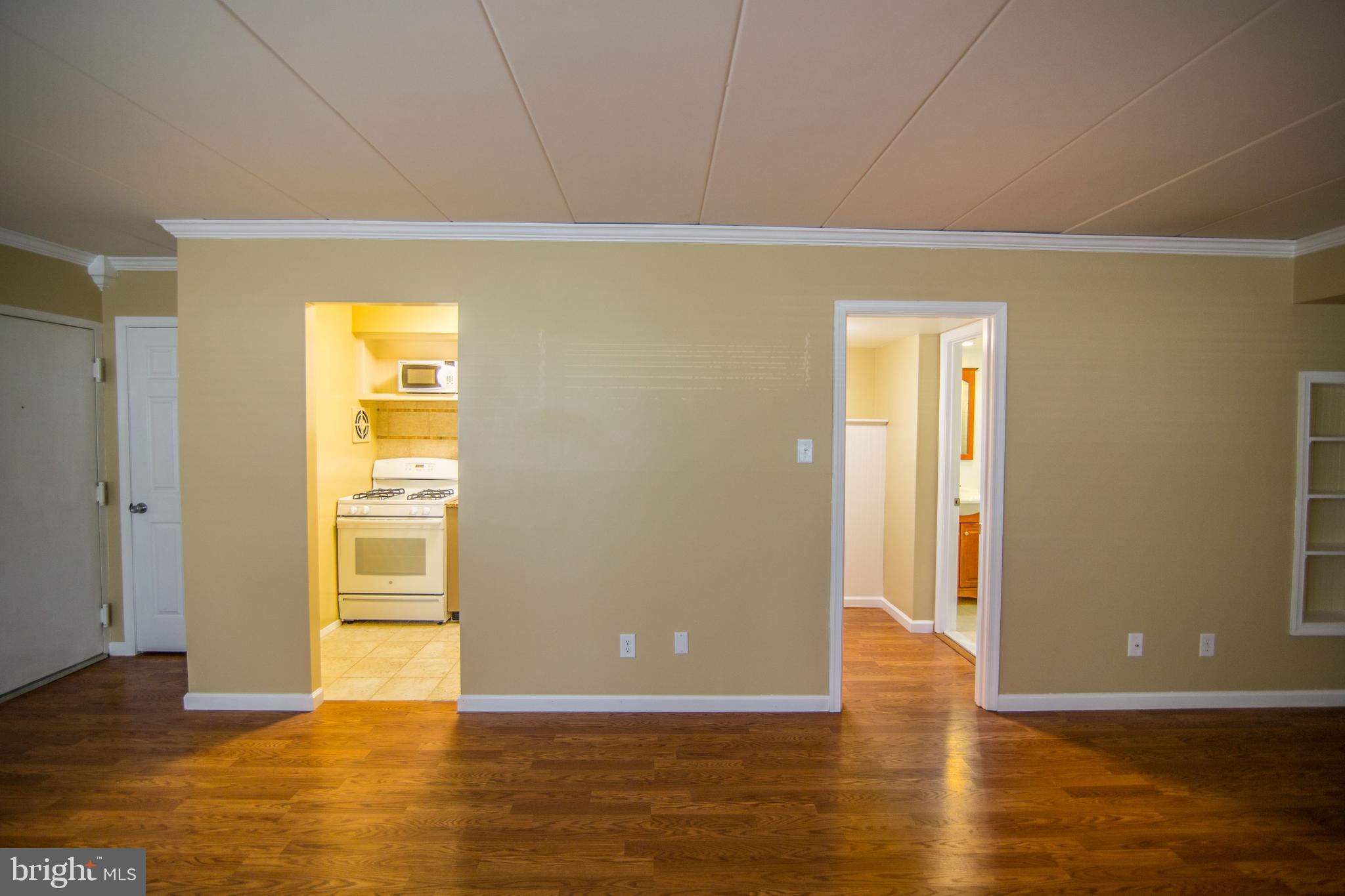 COUNTRY CLUB GREEN - Residential