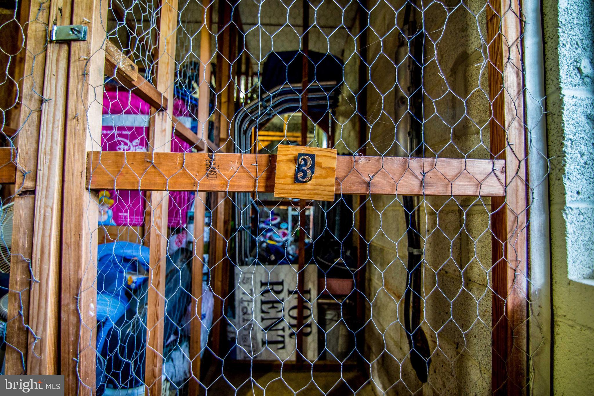 COUNTRY CLUB GREEN - Residential