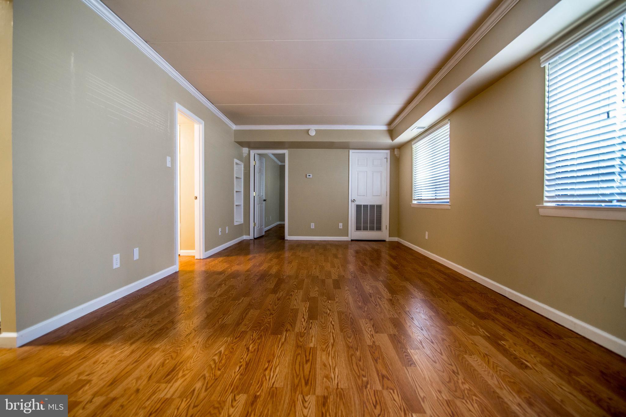 COUNTRY CLUB GREEN - Residential