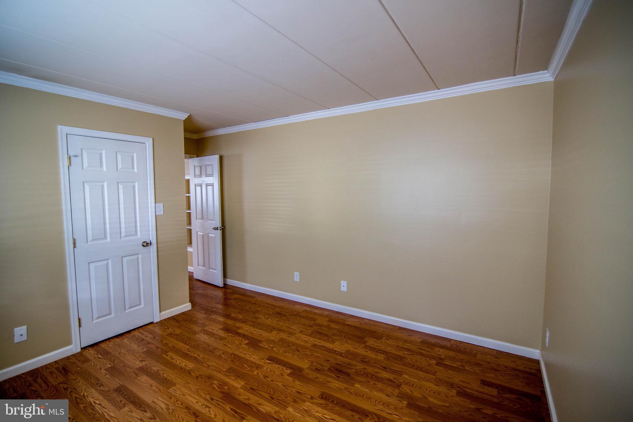 COUNTRY CLUB GREEN - Residential