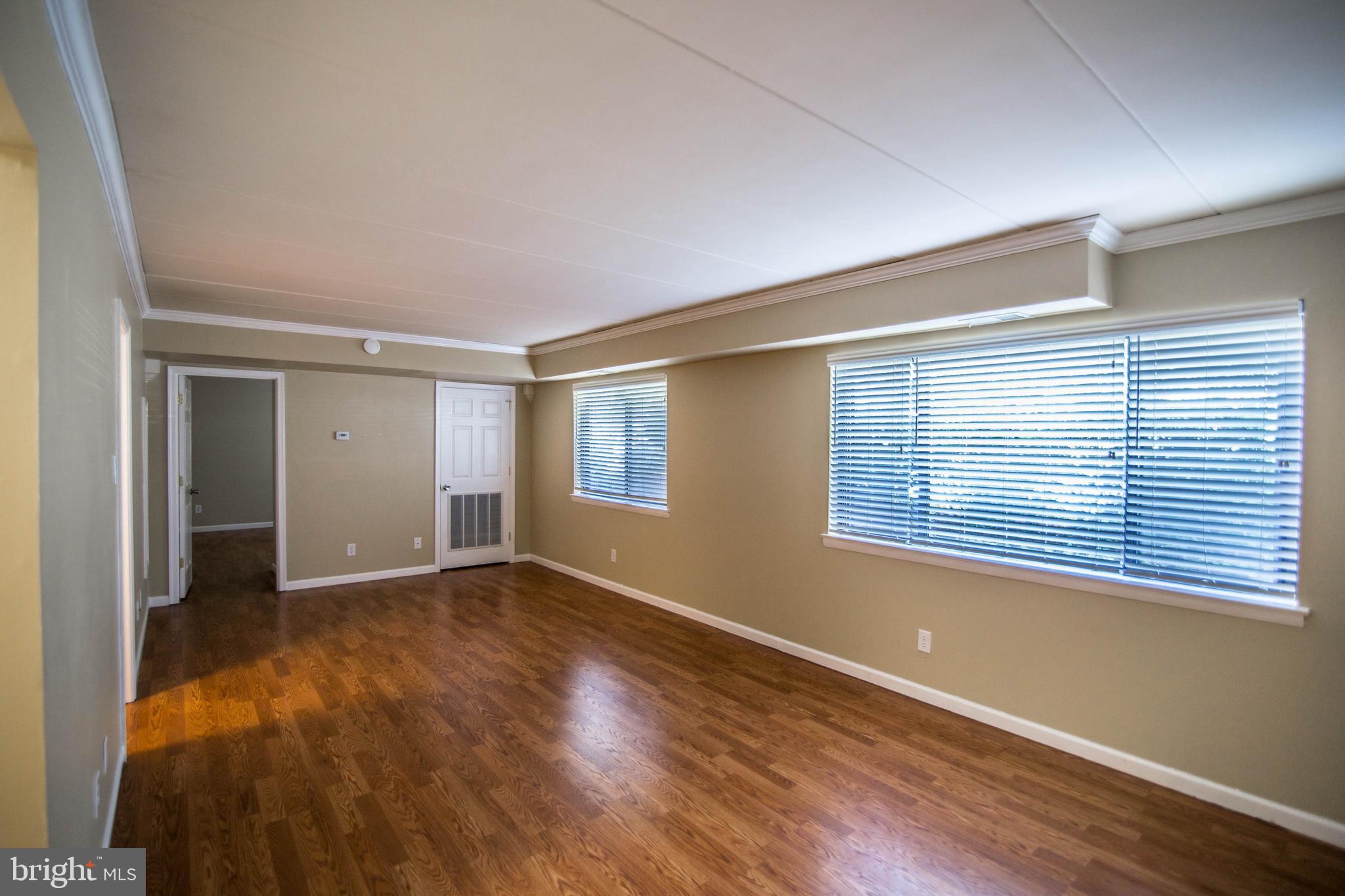 COUNTRY CLUB GREEN - Residential